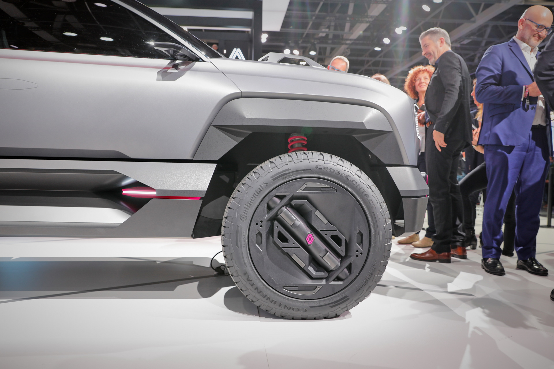 Renault 4Ever Trophy Concept Previews Retro-Flavored Electric B-SUV With Rugged Looks