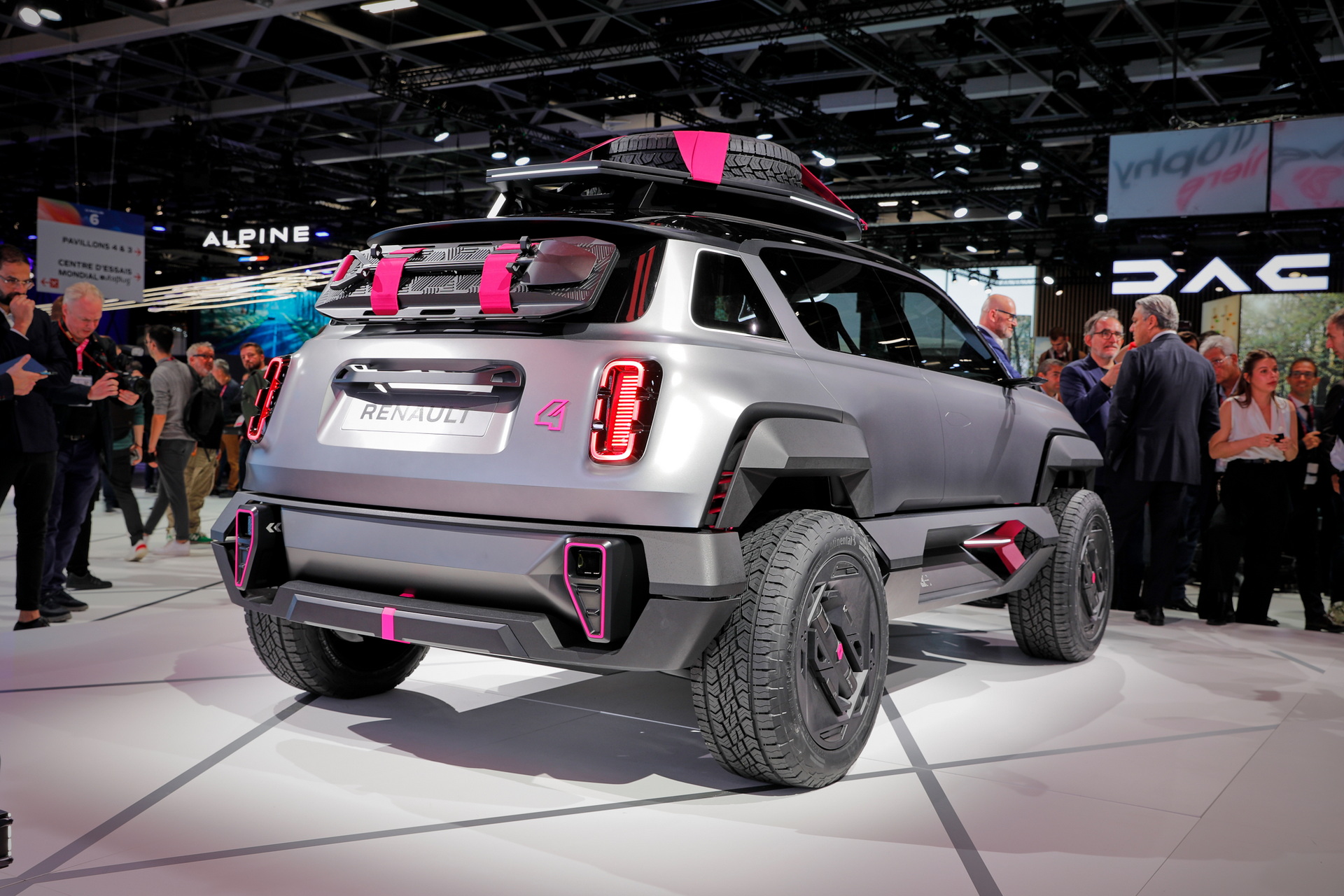 Renault 4Ever Trophy Concept Previews Retro-Flavored Electric B-SUV With Rugged Looks