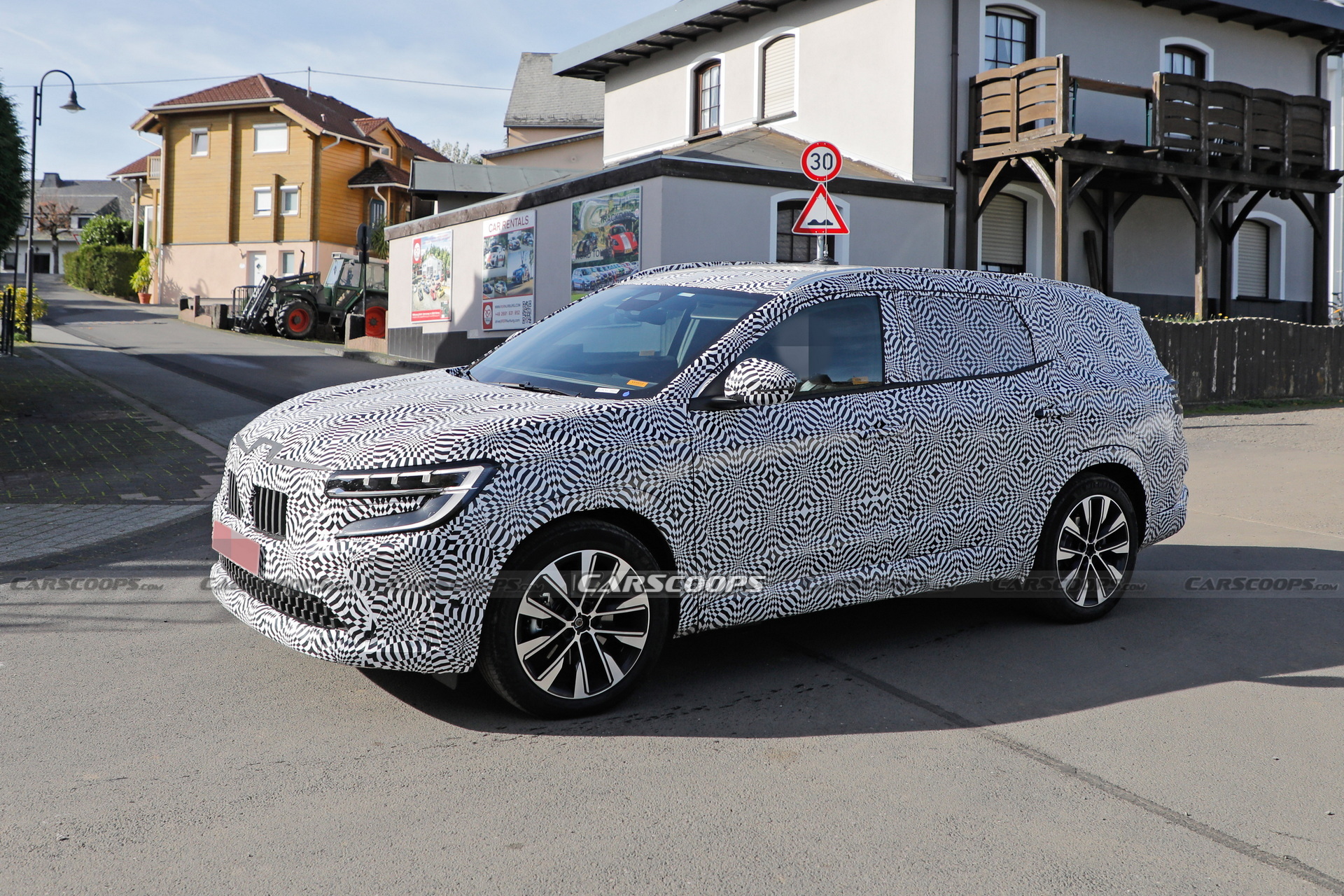Stretched Renault Austral Spotted Again, Set To Replace The Espace