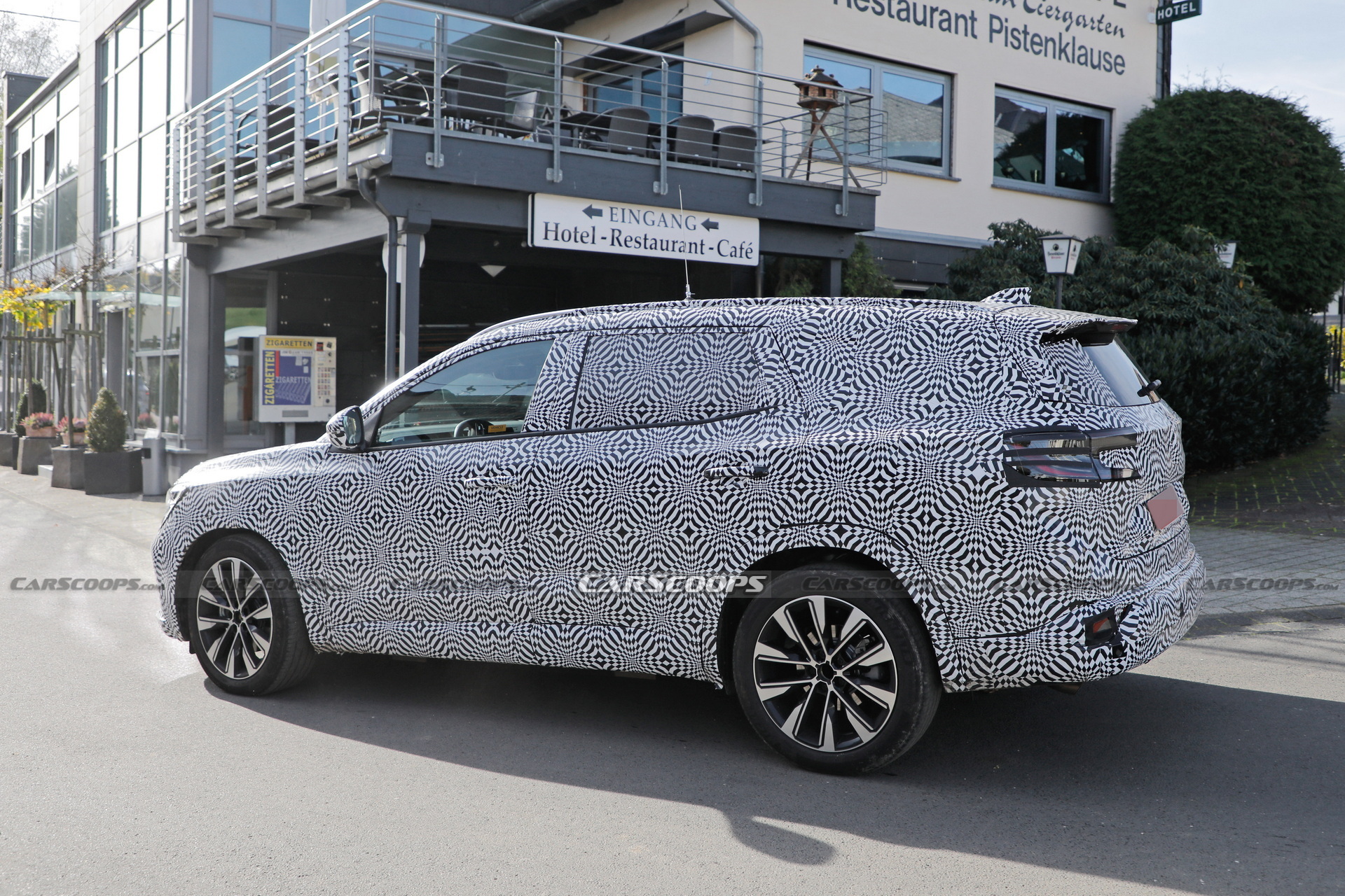 Stretched Renault Austral Spotted Again, Set To Replace The Espace