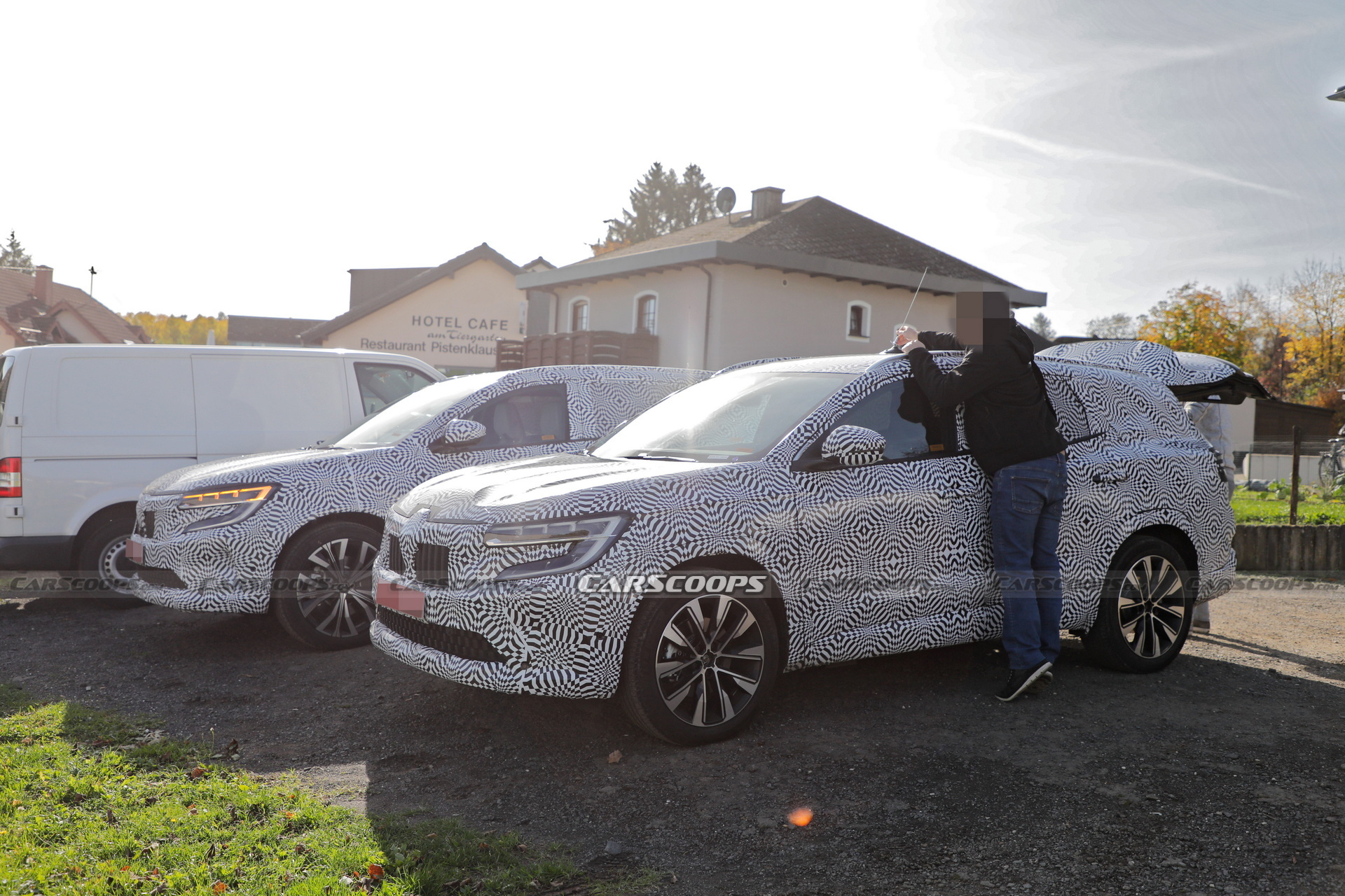 Stretched Renault Austral Spotted Again, Set To Replace The Espace