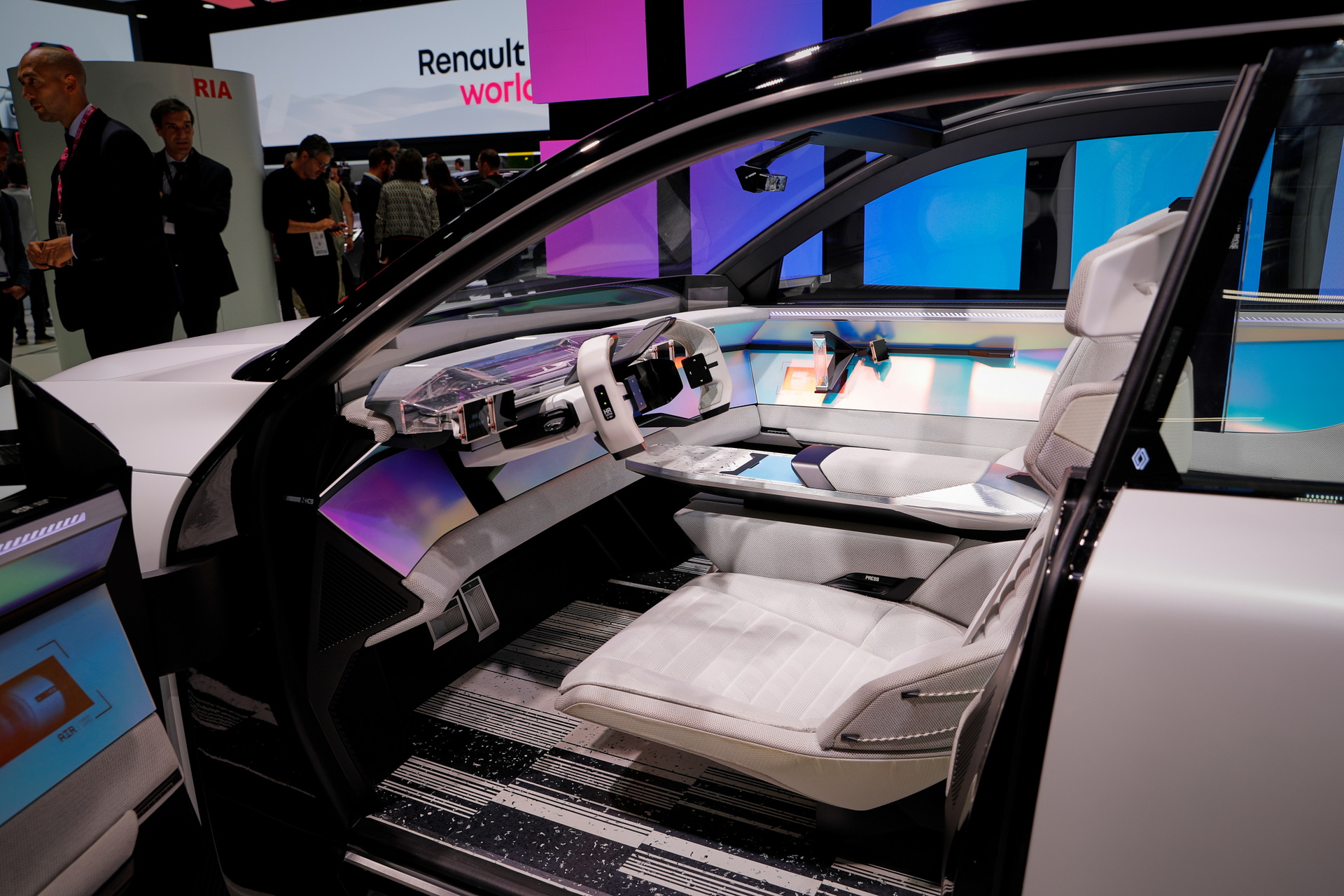 Renault Scenic Returns As A Bold Conceptual EV With A Hydrogen Range Extender