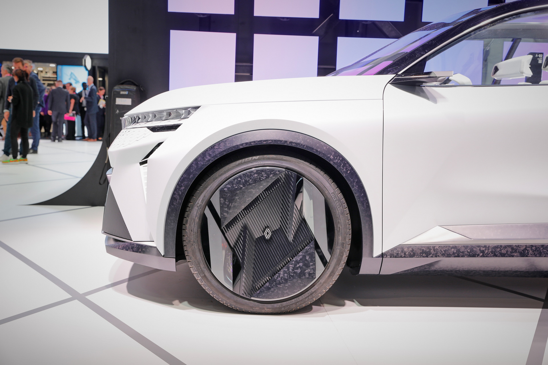 Renault Scenic Returns As A Bold Conceptual EV With A Hydrogen Range Extender