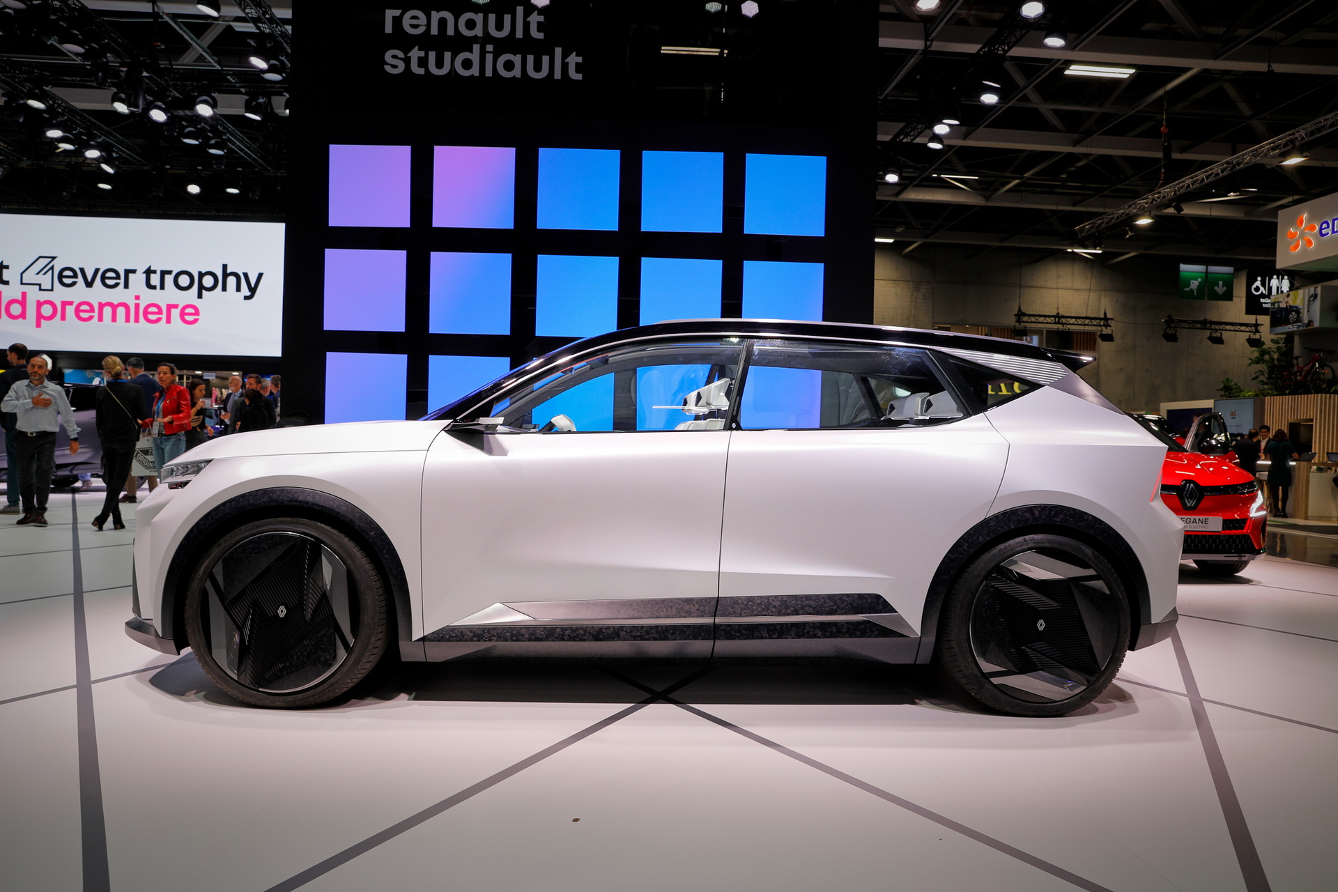 Renault Scenic Returns As A Bold Conceptual EV With A Hydrogen Range Extender