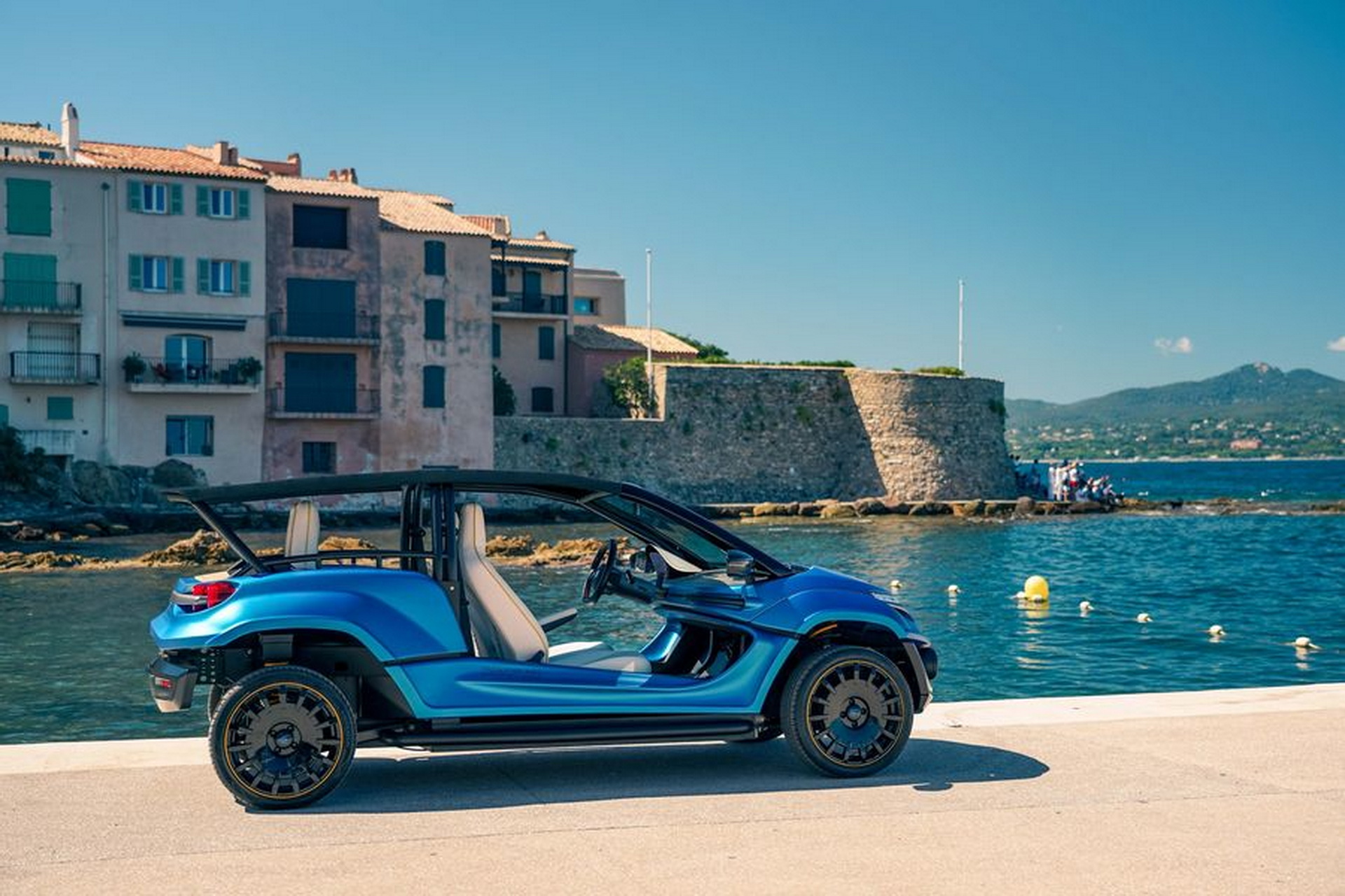 Coastrunner EV Is A Cool-Looking Buggy With A Fridge In The Frunk