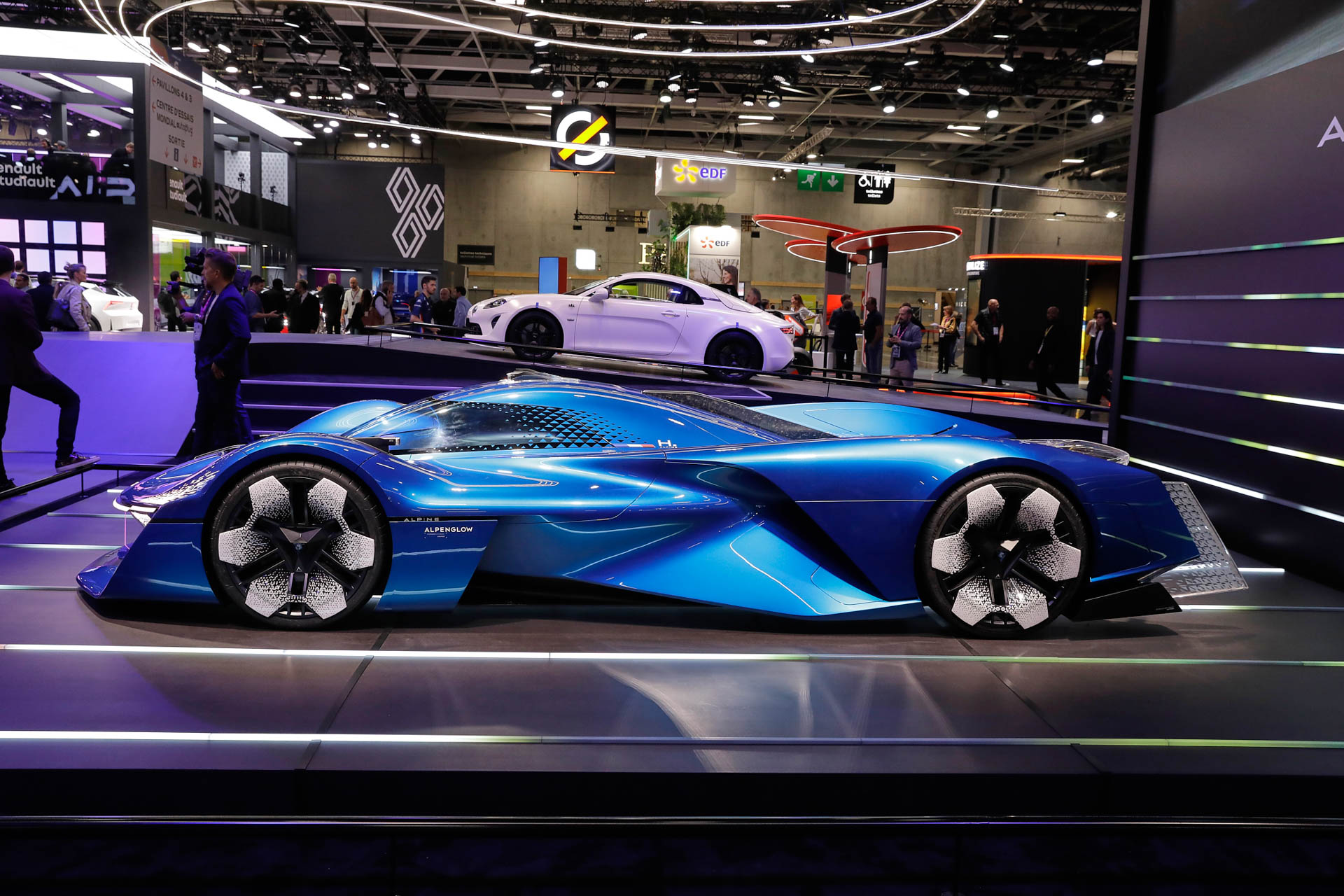 Alpine Alpenglow Concept Debuts With Hydrogen Power, Shows Future Design Language