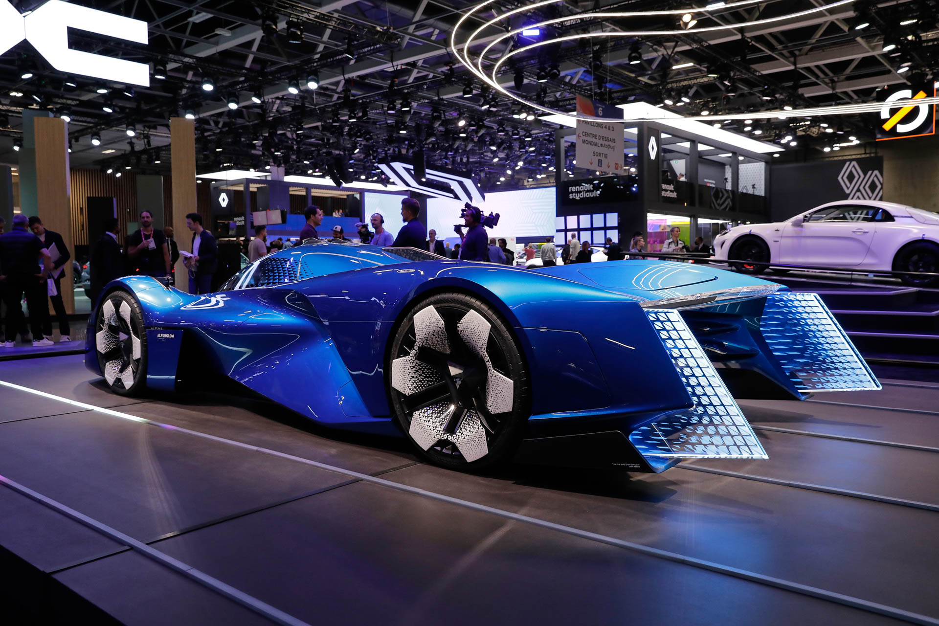 Alpine Alpenglow Concept Debuts With Hydrogen Power, Shows Future Design Language