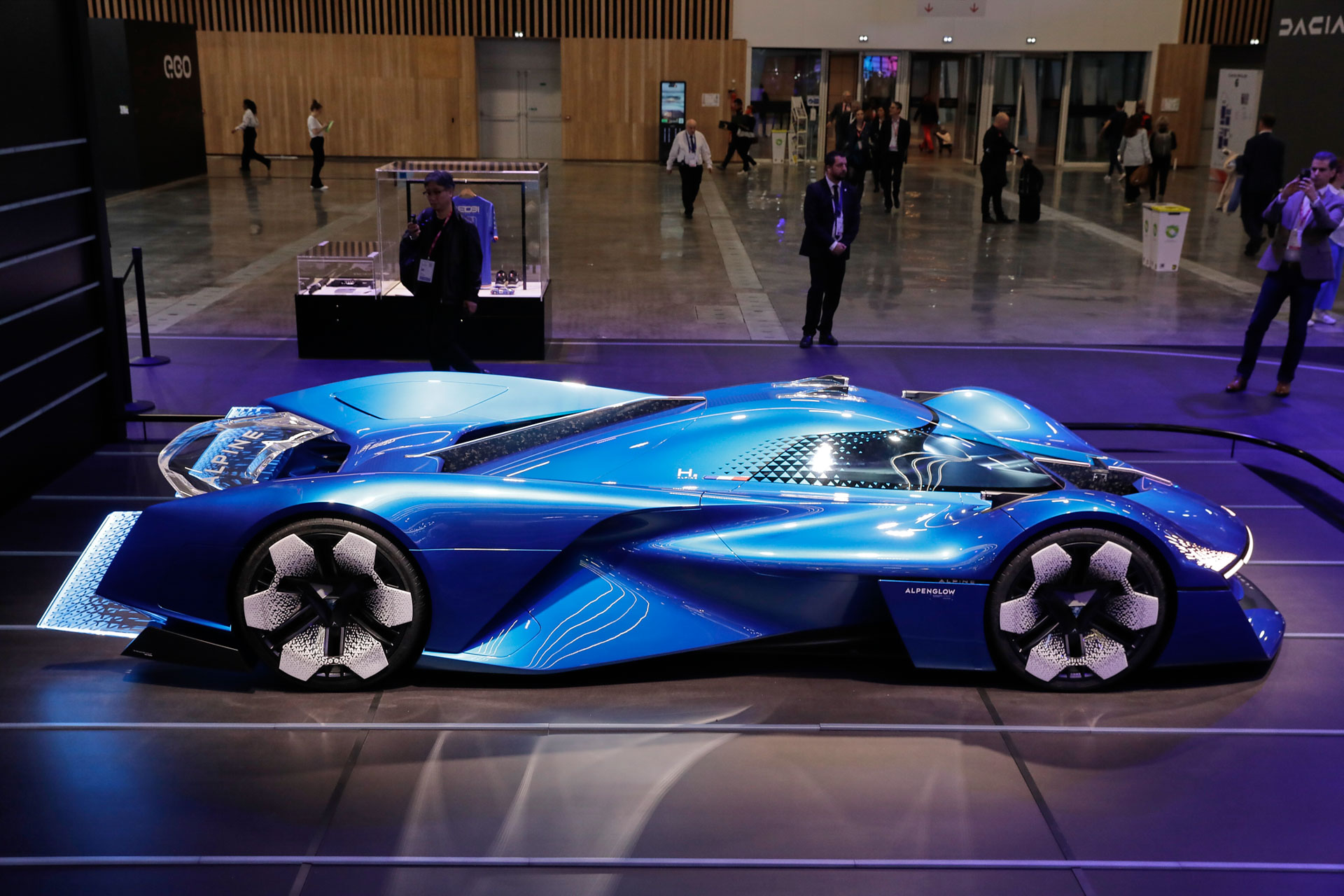 Alpine Alpenglow Concept Debuts With Hydrogen Power, Shows Future Design Language