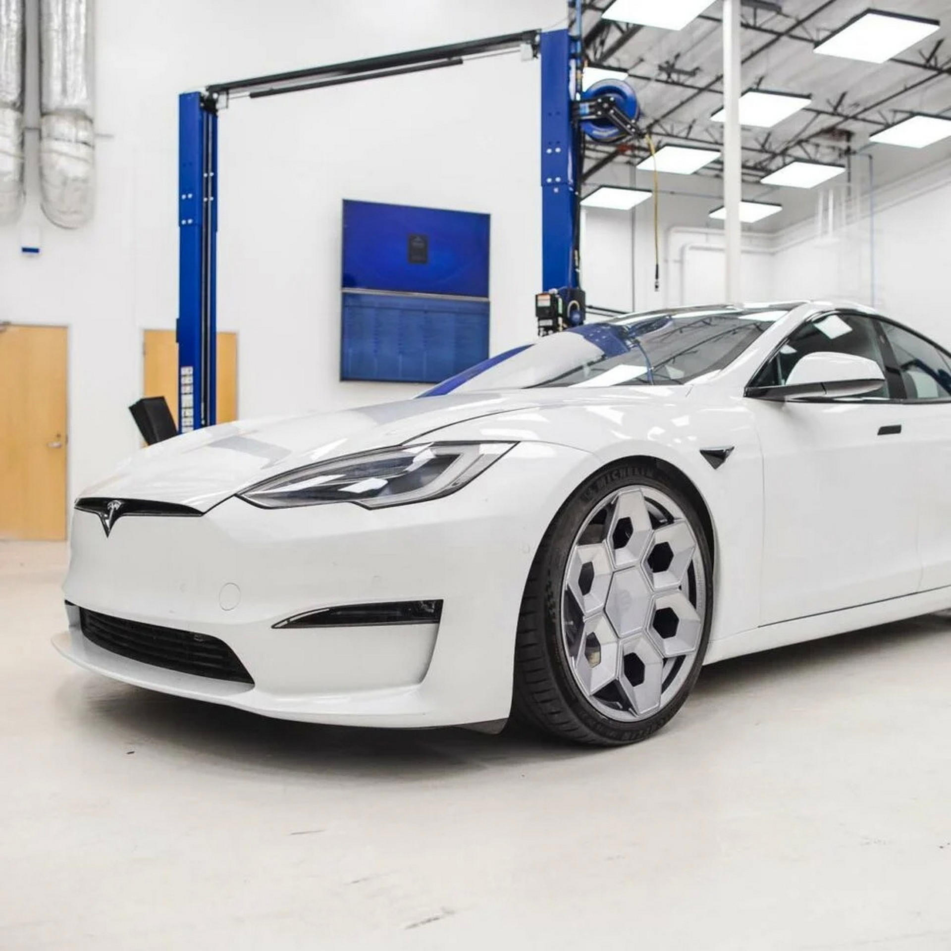 Ex-Koenigsegg Designer Partners With Unplugged Performance To Design Wheels For Tesla Cybertruck