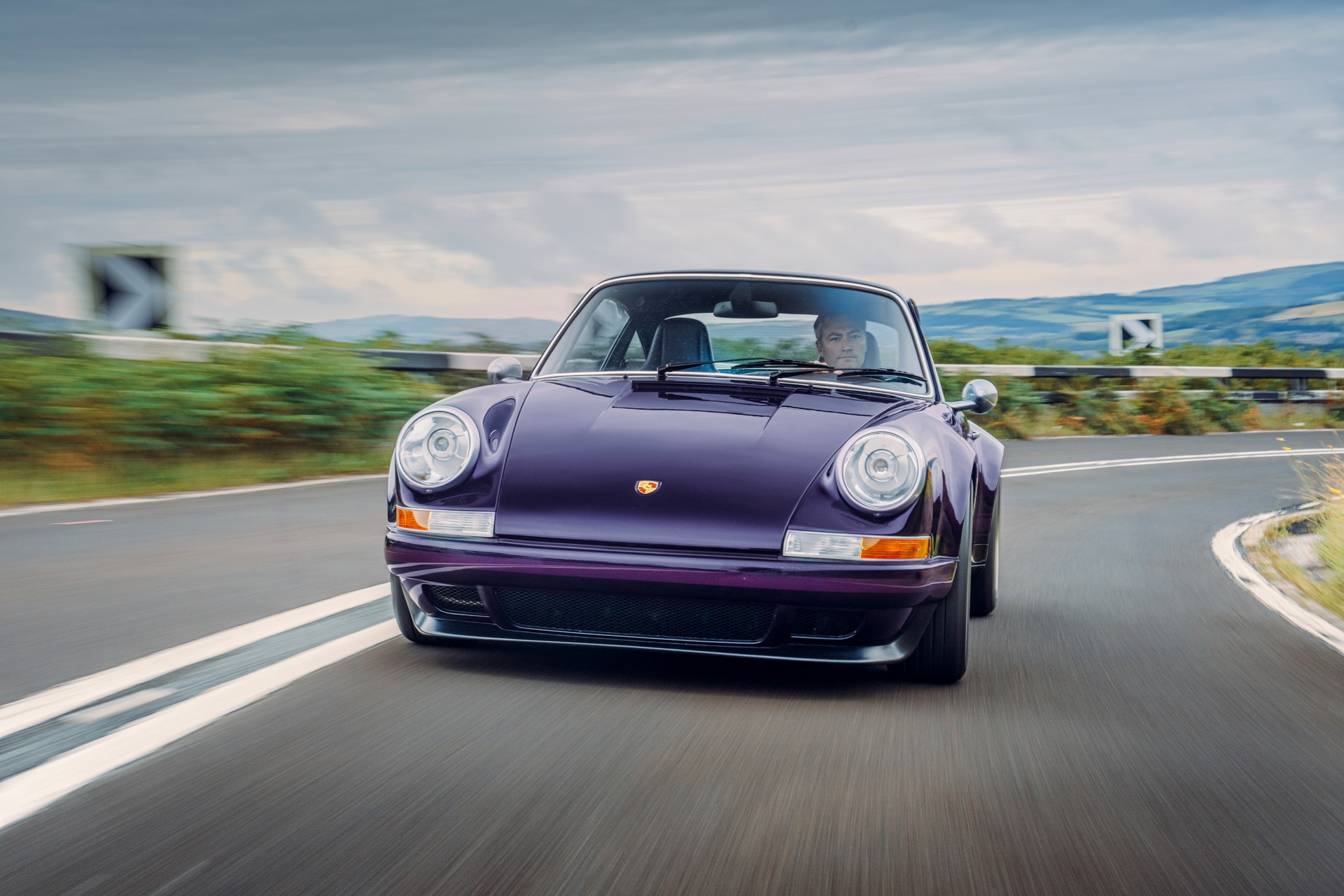 Theon Design’s Latest Porsche 911 Has Carbon Body And Screaming 4.0-Liter Flat-Six