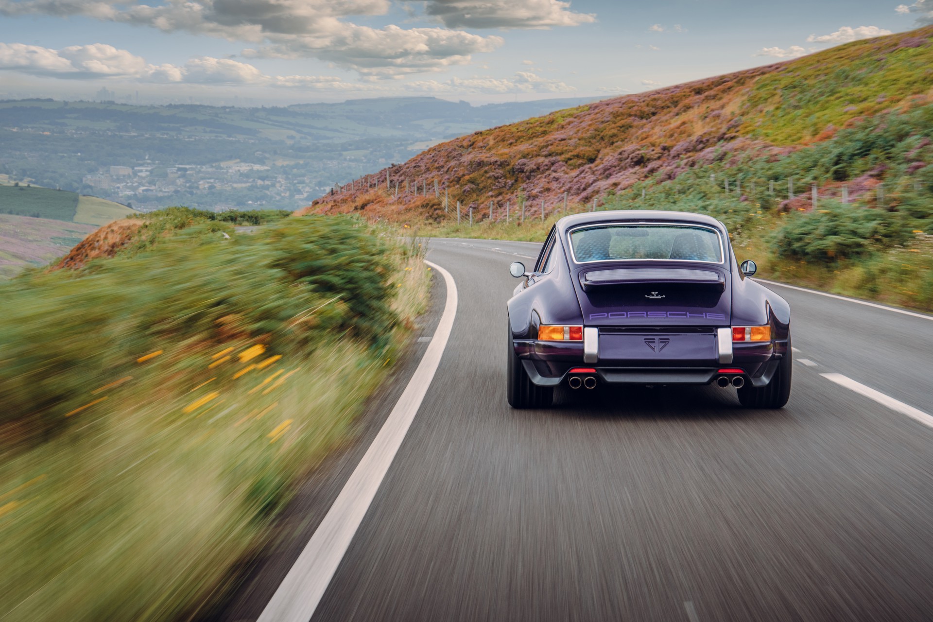 Theon Design’s Latest Porsche 911 Has Carbon Body And Screaming 4.0-Liter Flat-Six