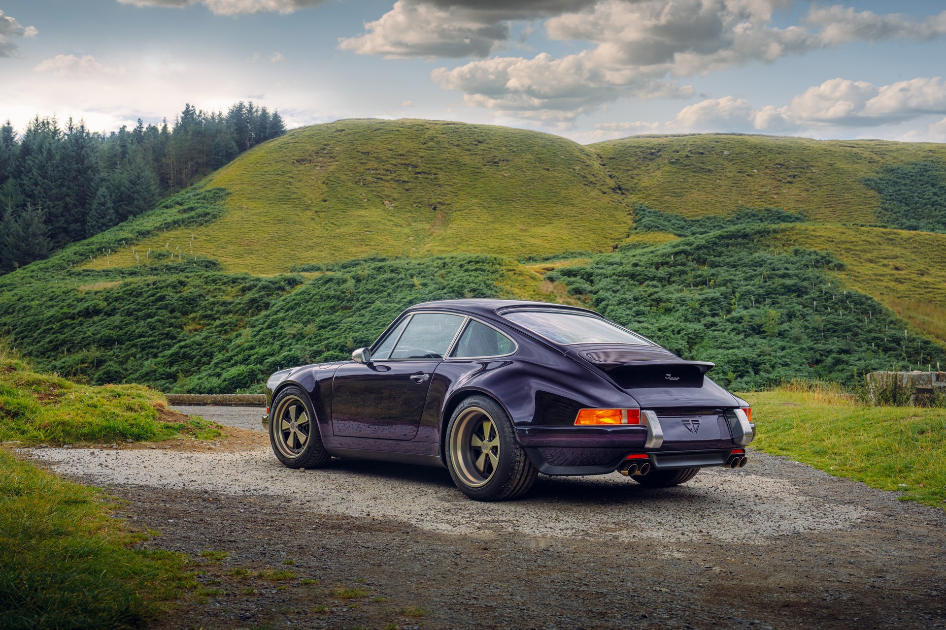 Theon Design’s Latest Porsche 911 Has Carbon Body And Screaming 4.0-Liter Flat-Six