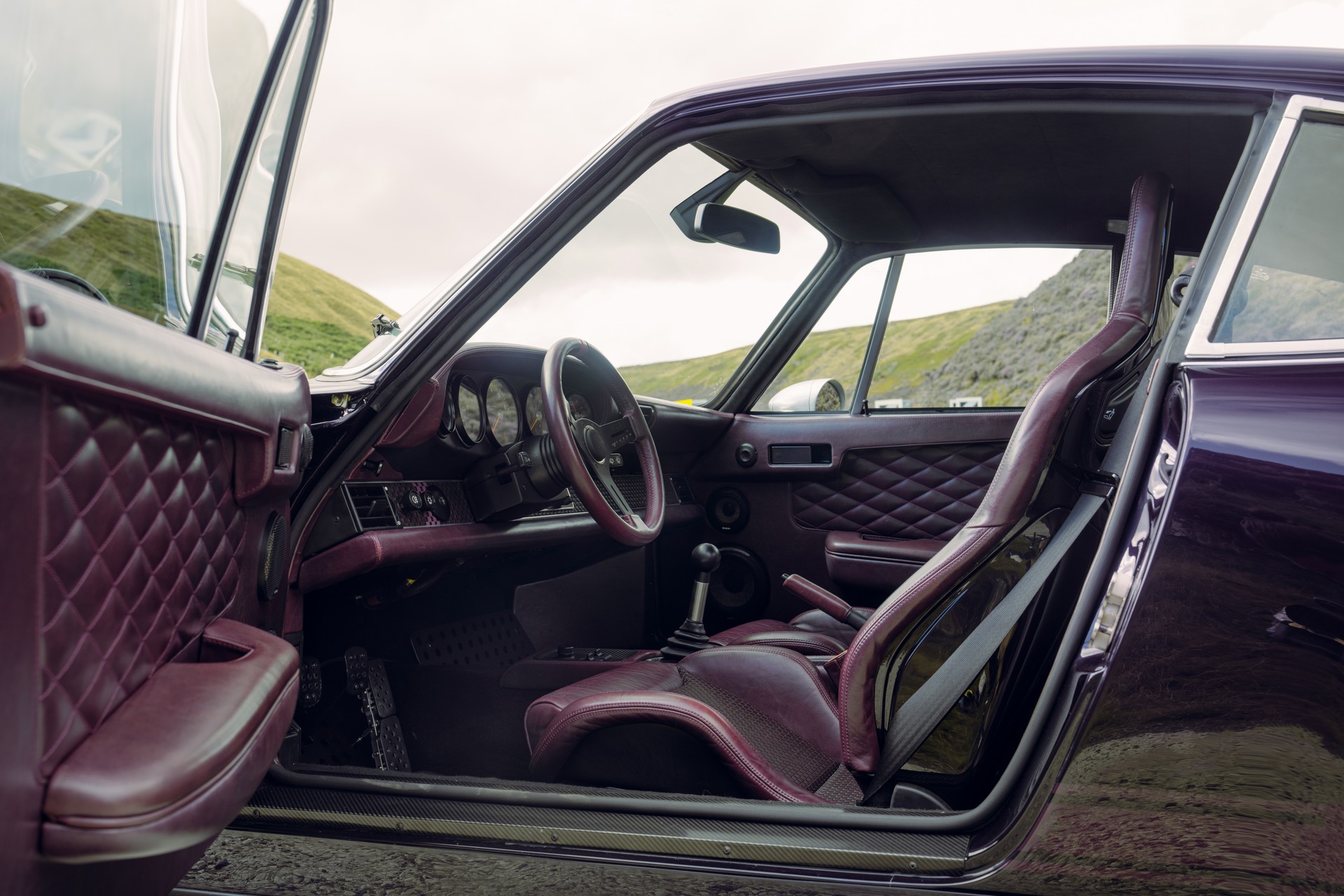 Theon Design’s Latest Porsche 911 Has Carbon Body And Screaming 4.0-Liter Flat-Six