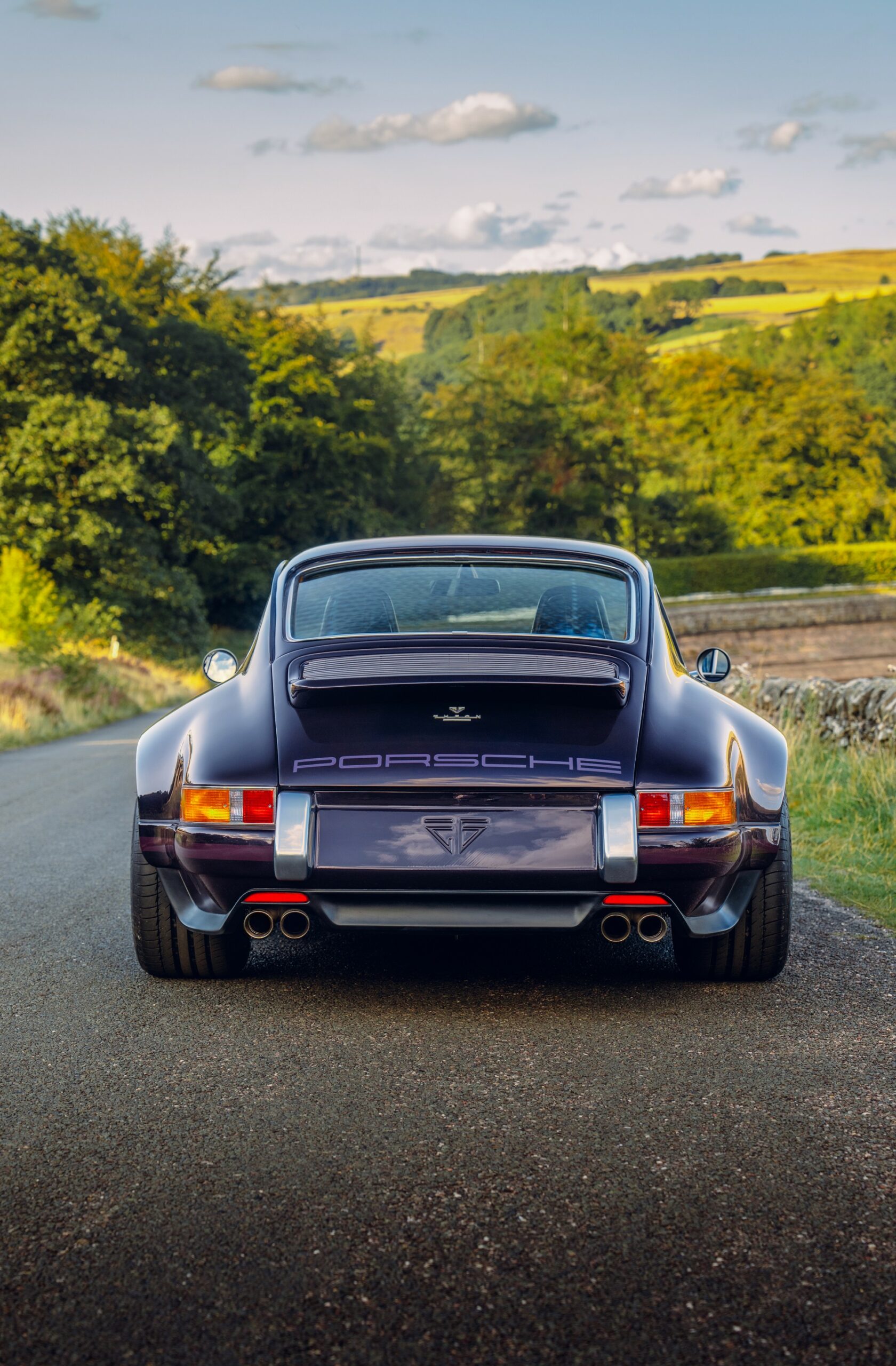 Theon Design’s Latest Porsche 911 Has Carbon Body And Screaming 4.0-Liter Flat-Six