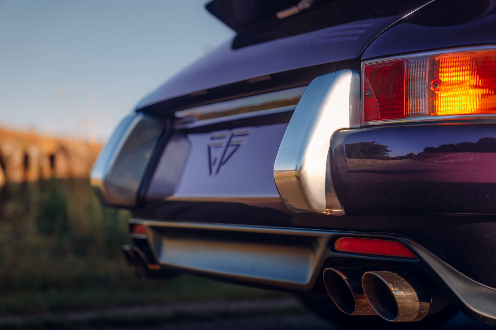 Theon Design’s Latest Porsche 911 Has Carbon Body And Screaming 4.0-Liter Flat-Six