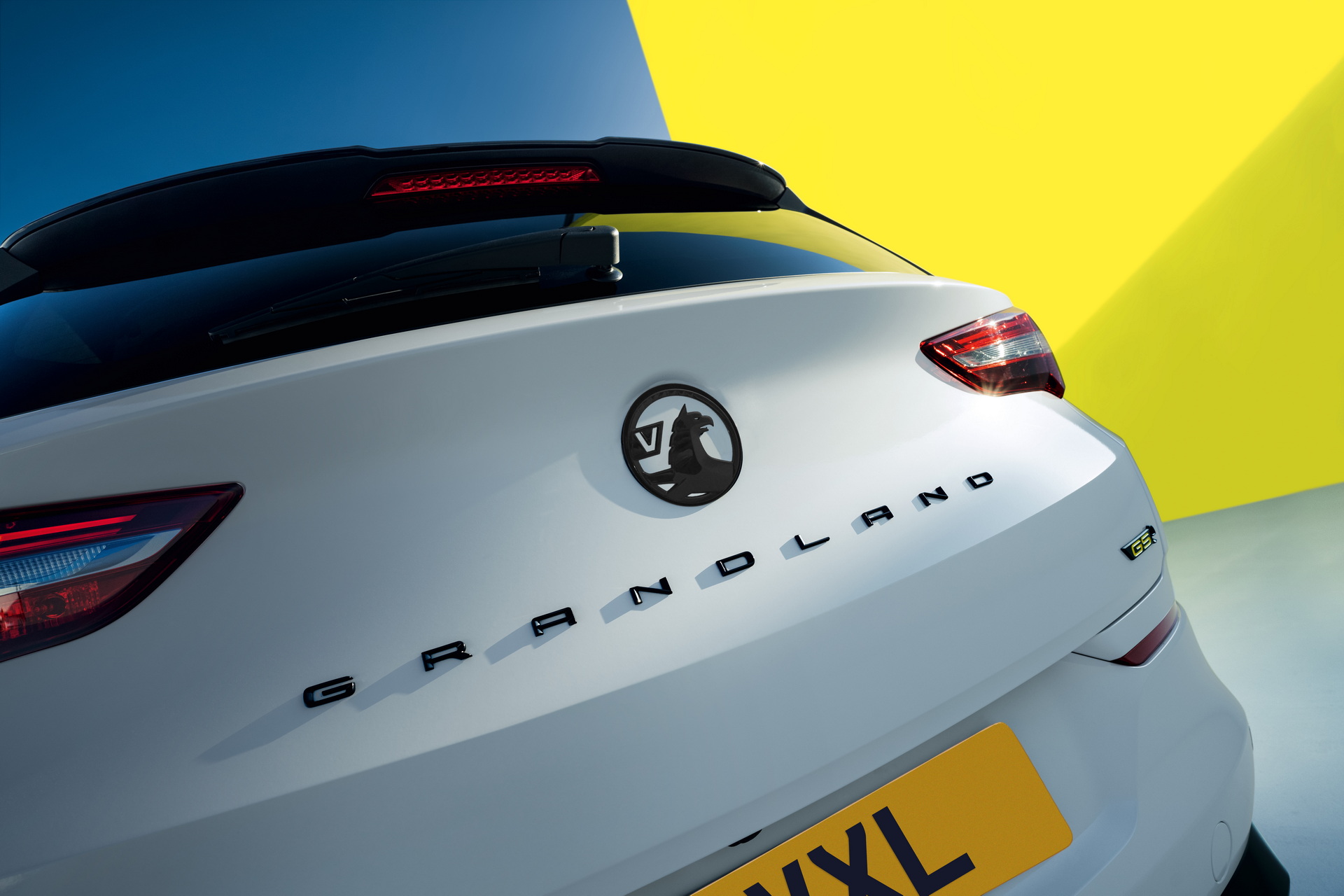 Opel/Vauxhall Grandland GSe Is A 296 HP PHEV SUV With Sports Suspension And 19-Inch Wheels