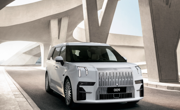 Zeekr’s 009 Electric Minivan Is All About Luxury And Comfort
