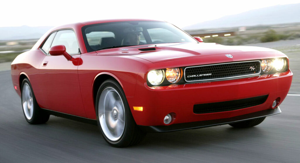  Dodge And Chrysler Tell Older Challenger, Charger And 300 Owners To Stop Driving Them
