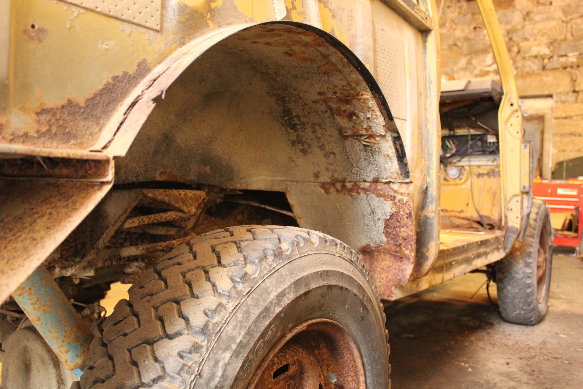 LS3-Powered Range Rover Classic Restomod By Legacy Overland Is A Thing Of Beauty