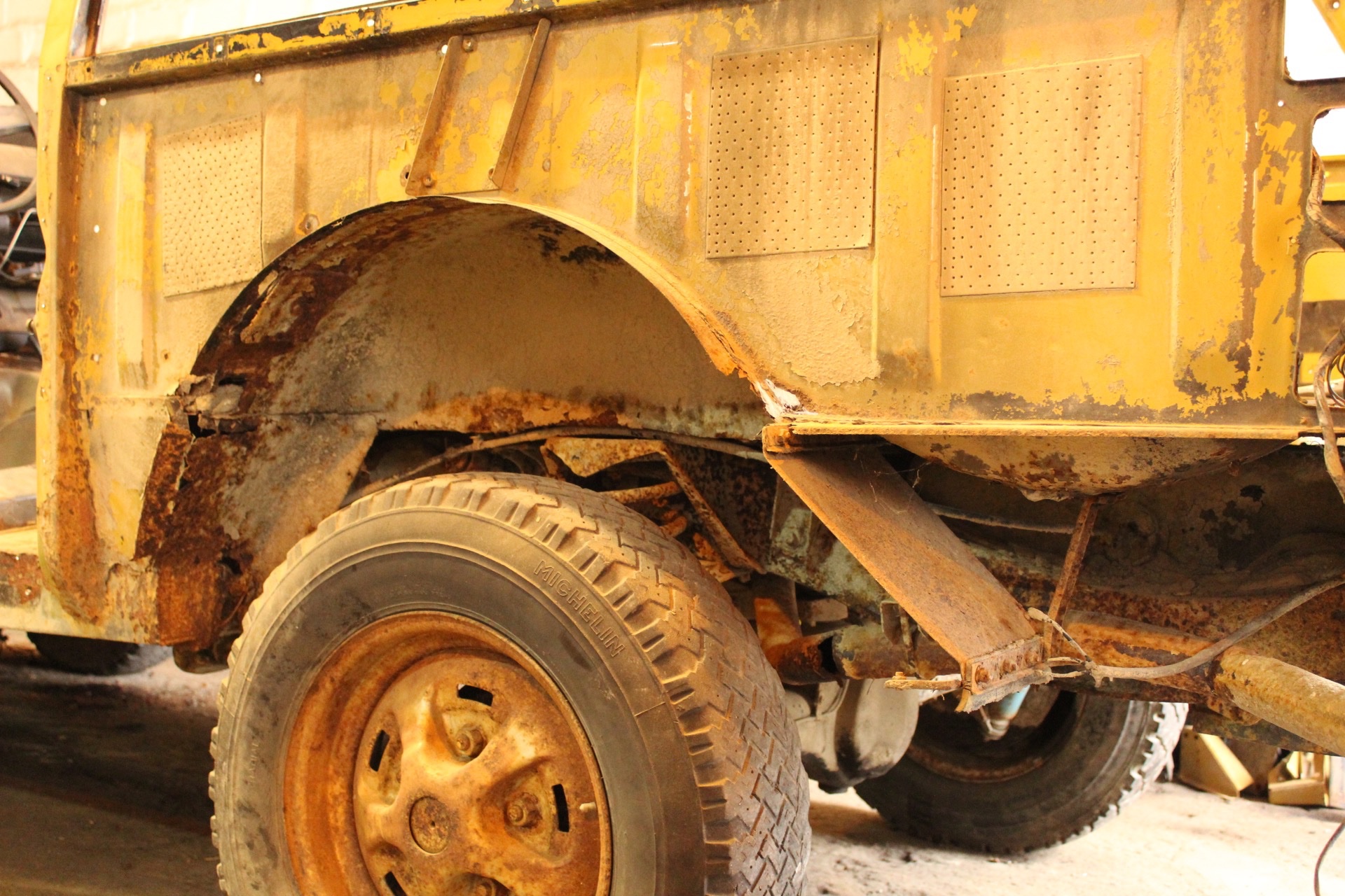 LS3-Powered Range Rover Classic Restomod By Legacy Overland Is A Thing Of Beauty