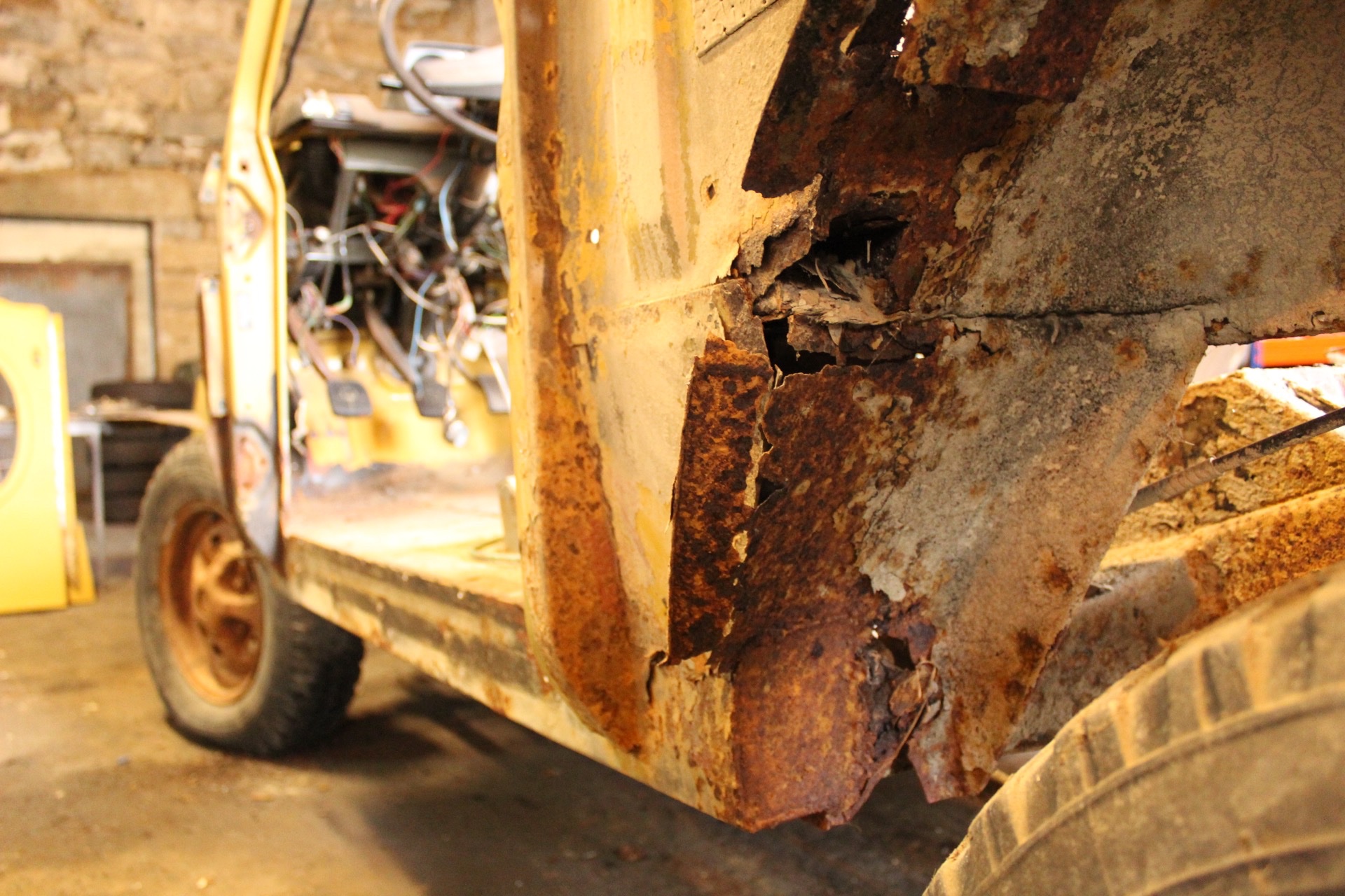 LS3-Powered Range Rover Classic Restomod By Legacy Overland Is A Thing Of Beauty