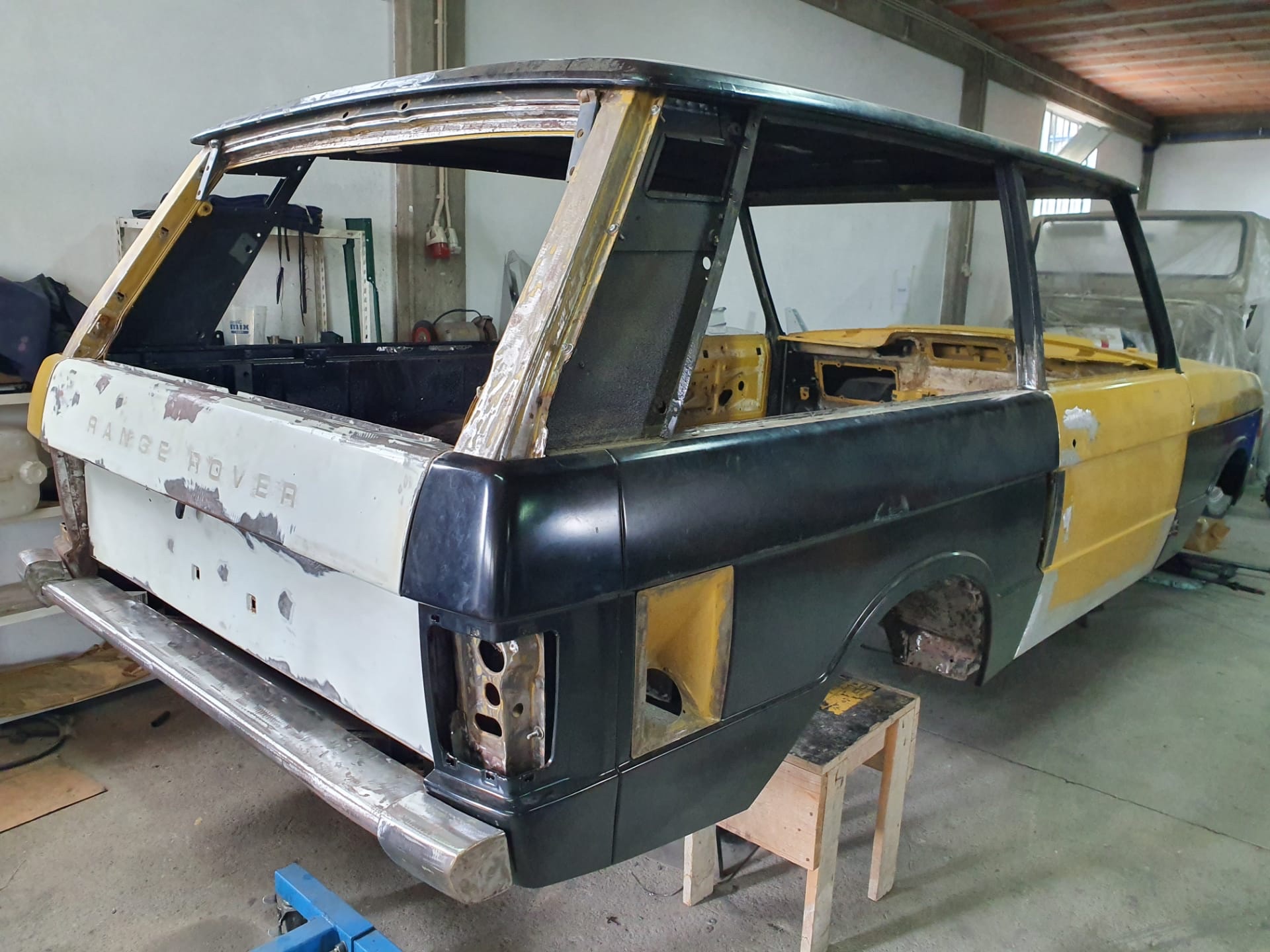 LS3-Powered Range Rover Classic Restomod By Legacy Overland Is A Thing Of Beauty