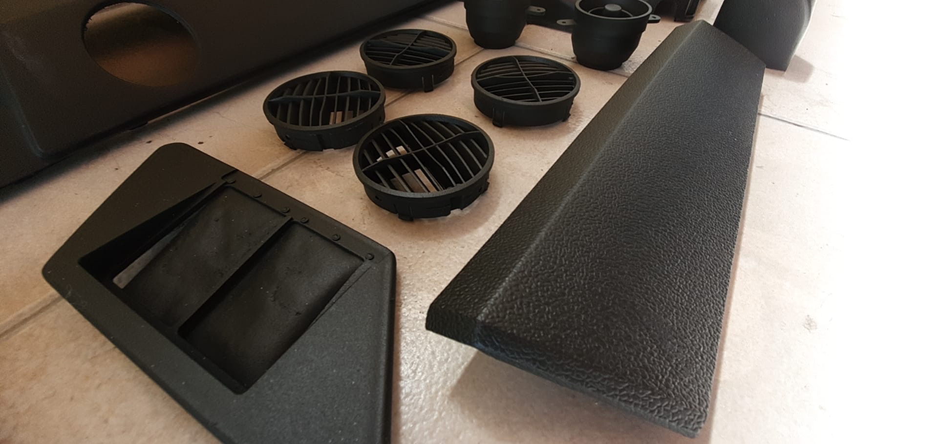 LS3-Powered Range Rover Classic Restomod By Legacy Overland Is A Thing Of Beauty