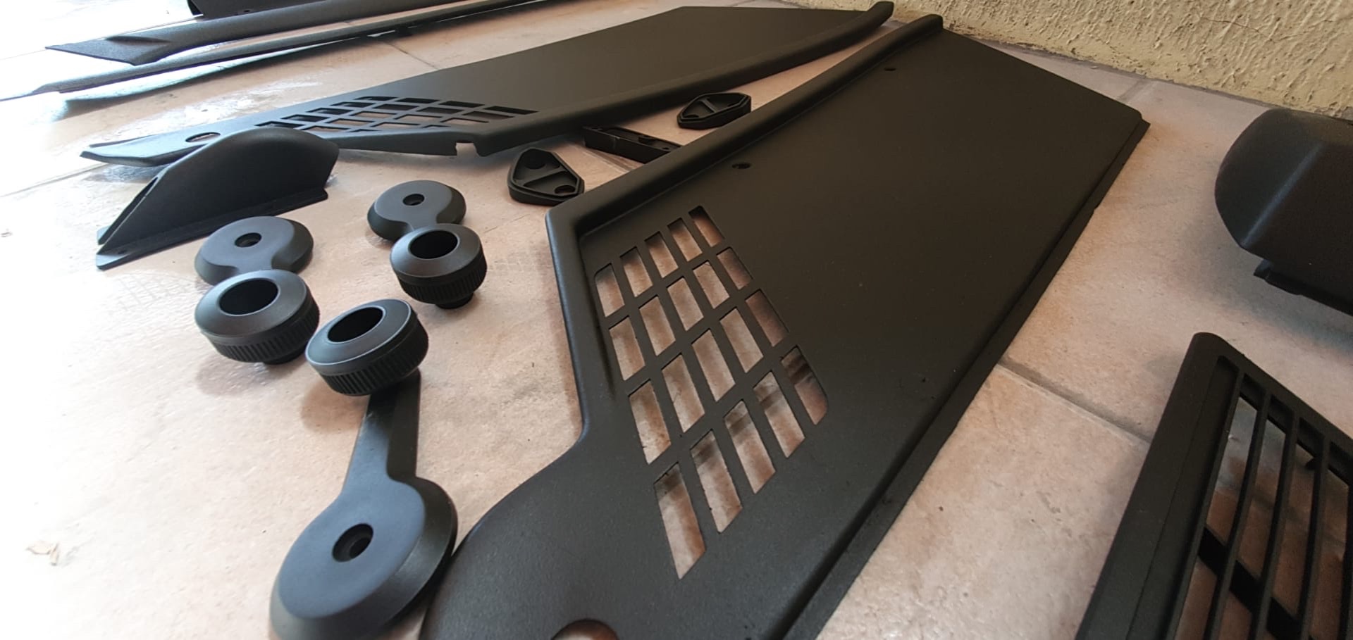 LS3-Powered Range Rover Classic Restomod By Legacy Overland Is A Thing Of Beauty