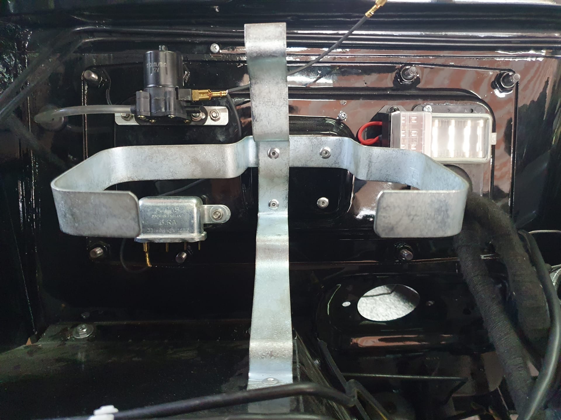 LS3-Powered Range Rover Classic Restomod By Legacy Overland Is A Thing Of Beauty