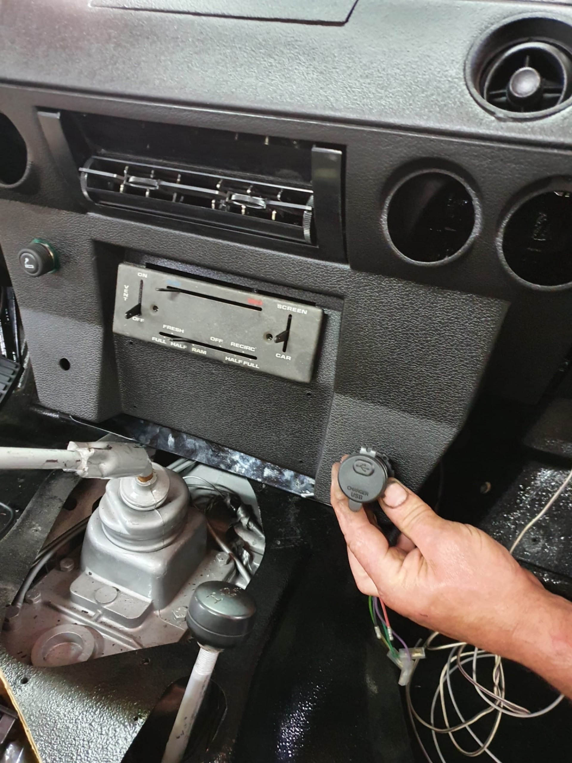 LS3-Powered Range Rover Classic Restomod By Legacy Overland Is A Thing Of Beauty