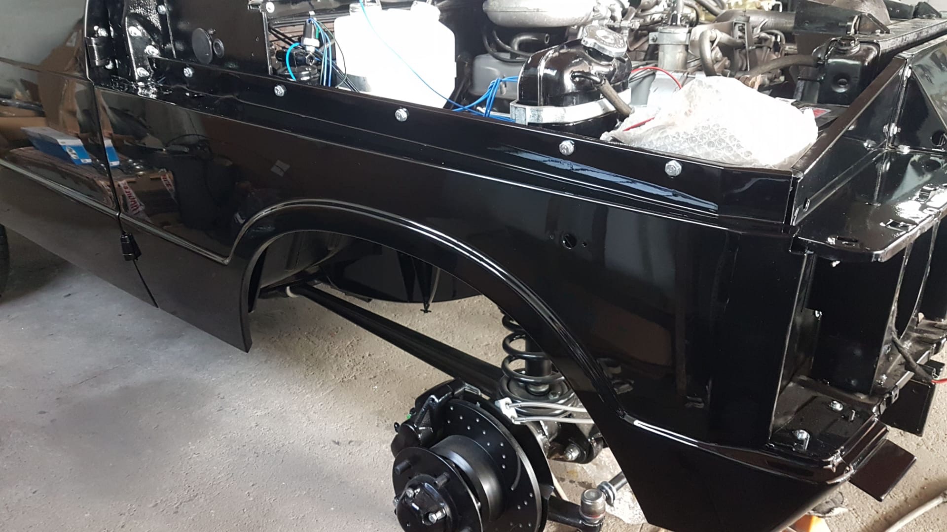 LS3-Powered Range Rover Classic Restomod By Legacy Overland Is A Thing Of Beauty