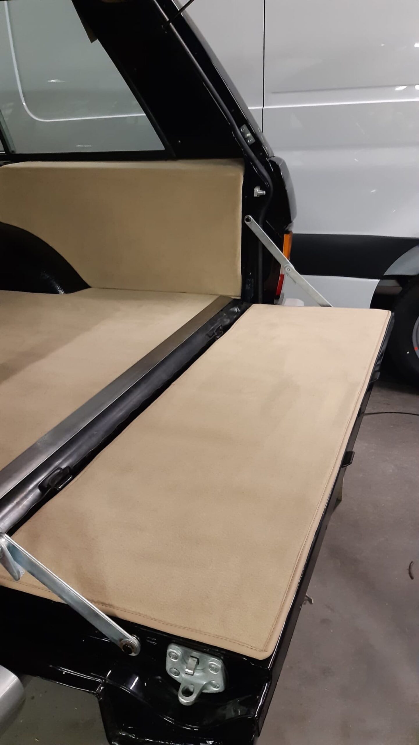 LS3-Powered Range Rover Classic Restomod By Legacy Overland Is A Thing Of Beauty