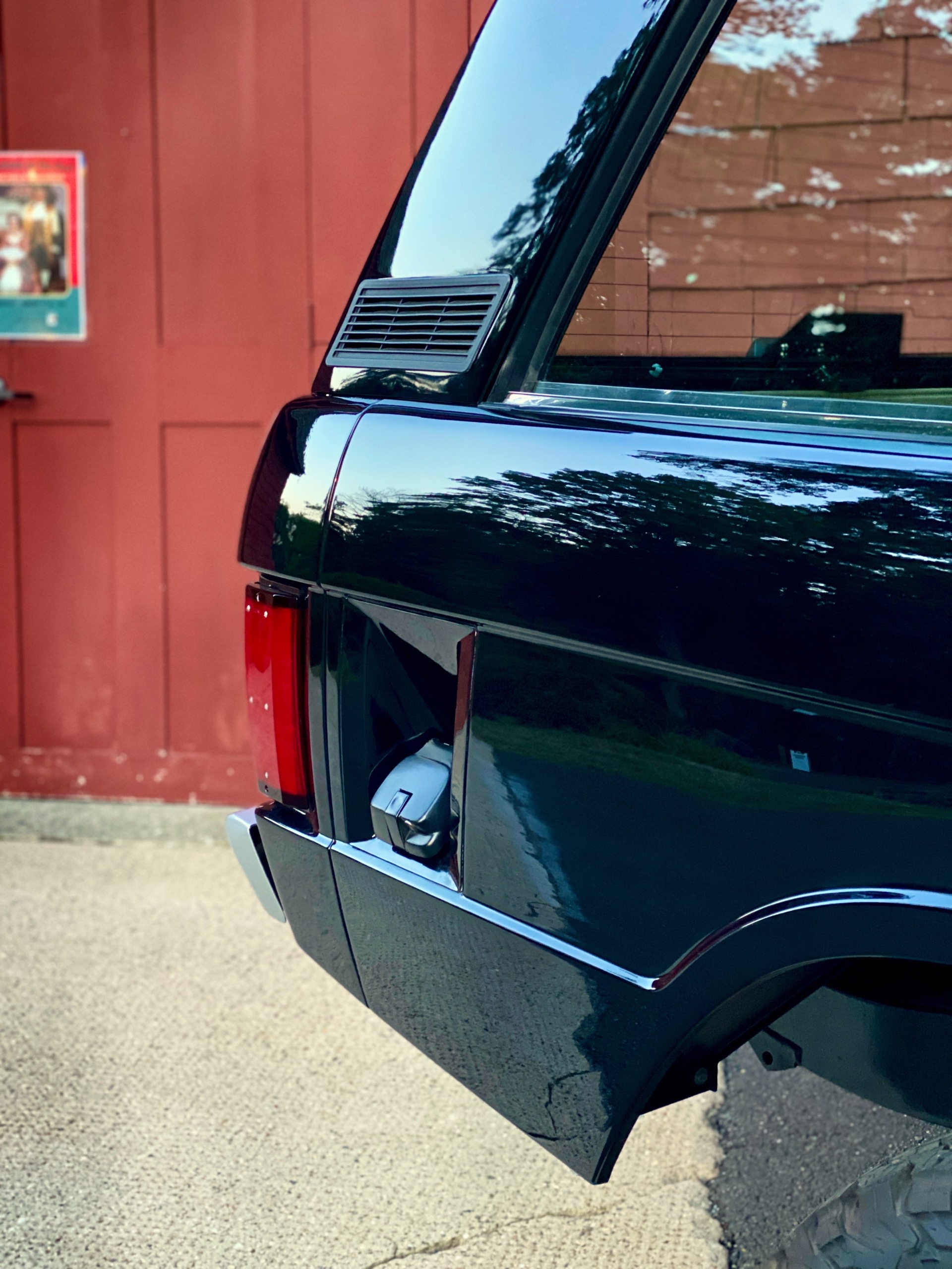 LS3-Powered Range Rover Classic Restomod By Legacy Overland Is A Thing Of Beauty