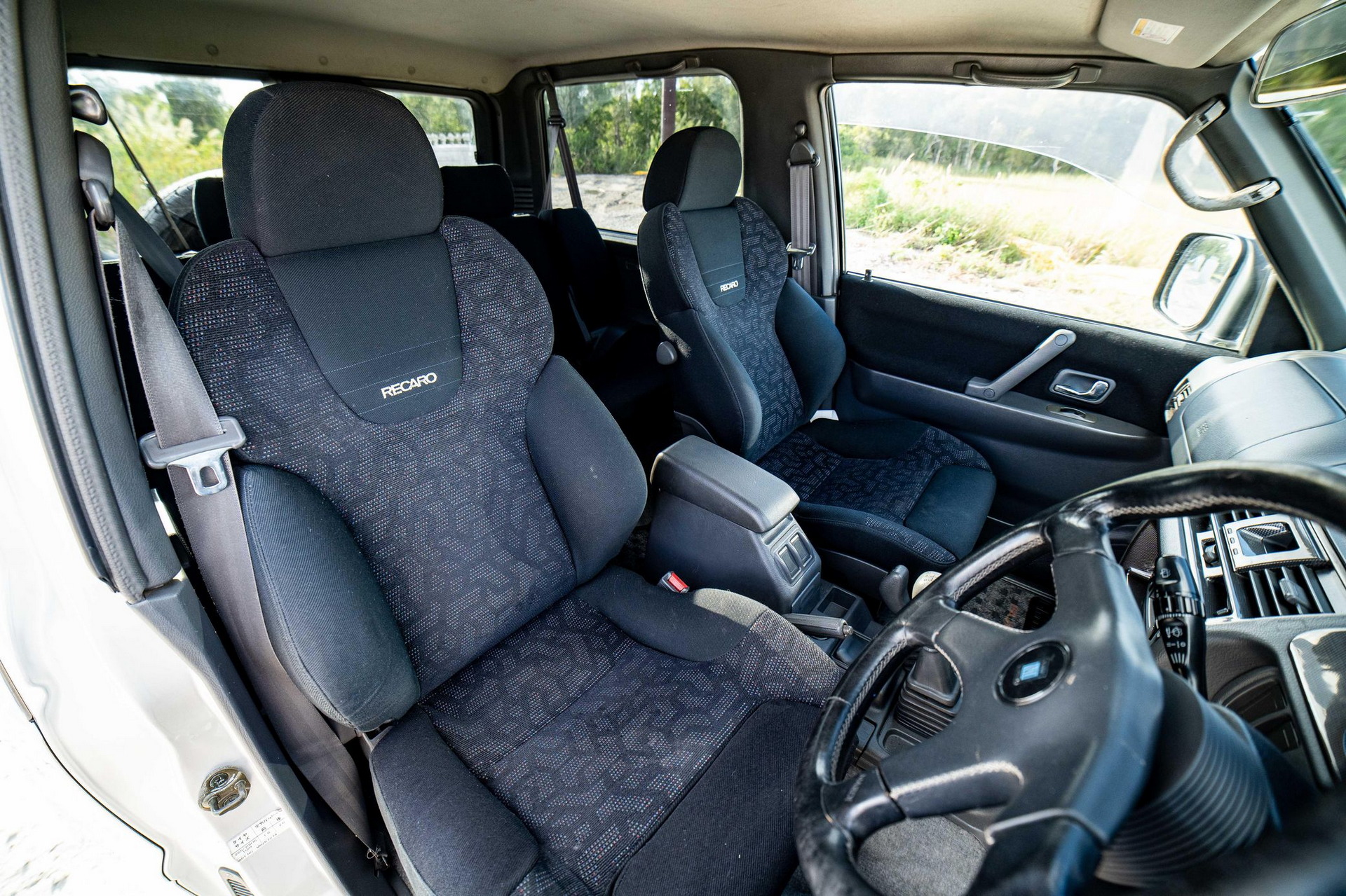 This 1-Of-500 Manual Mitsubishi Pajero Evolution Is Being Auctioned Off In The U.S.