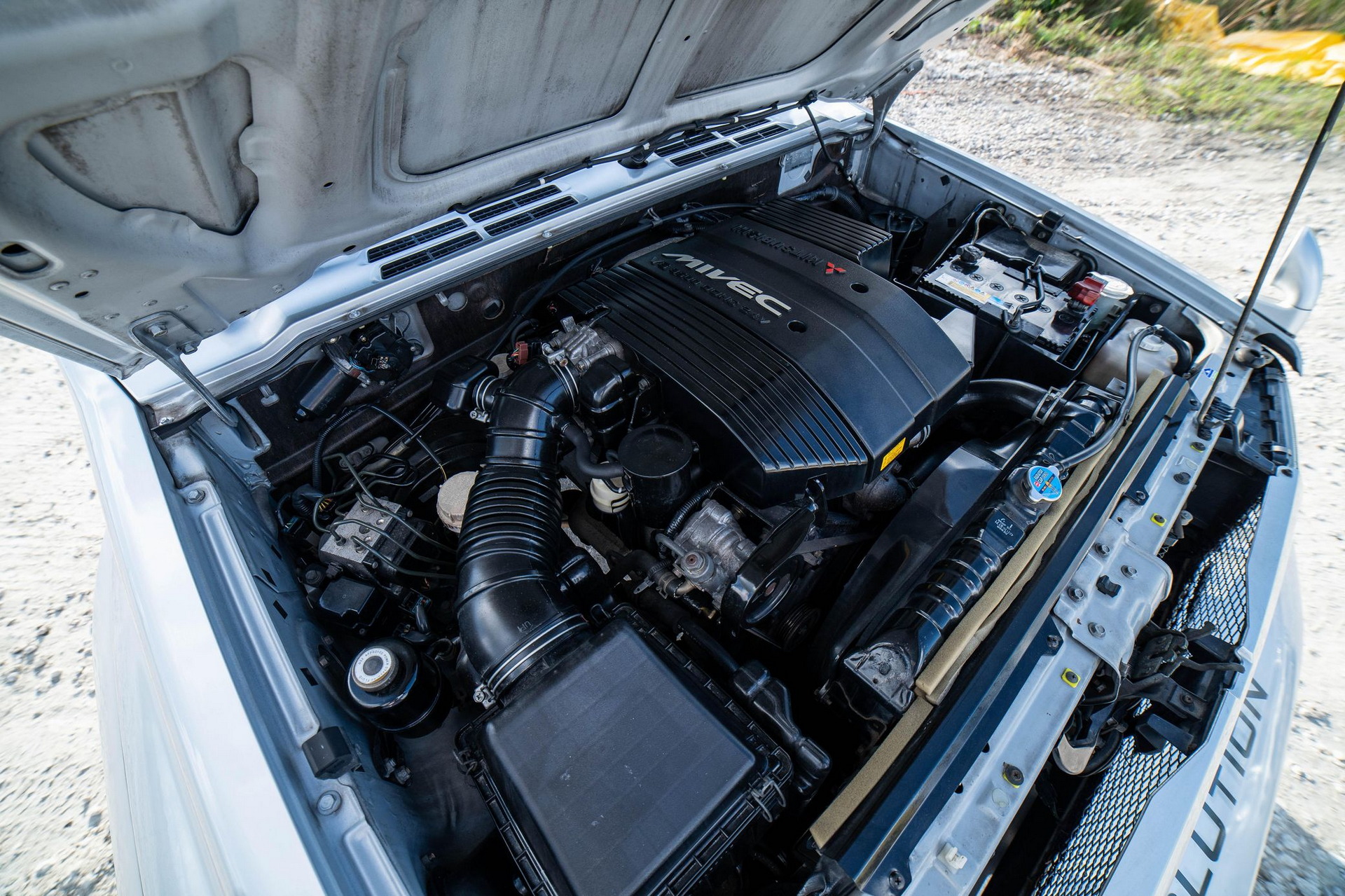 This 1-Of-500 Manual Mitsubishi Pajero Evolution Is Being Auctioned Off In The U.S.