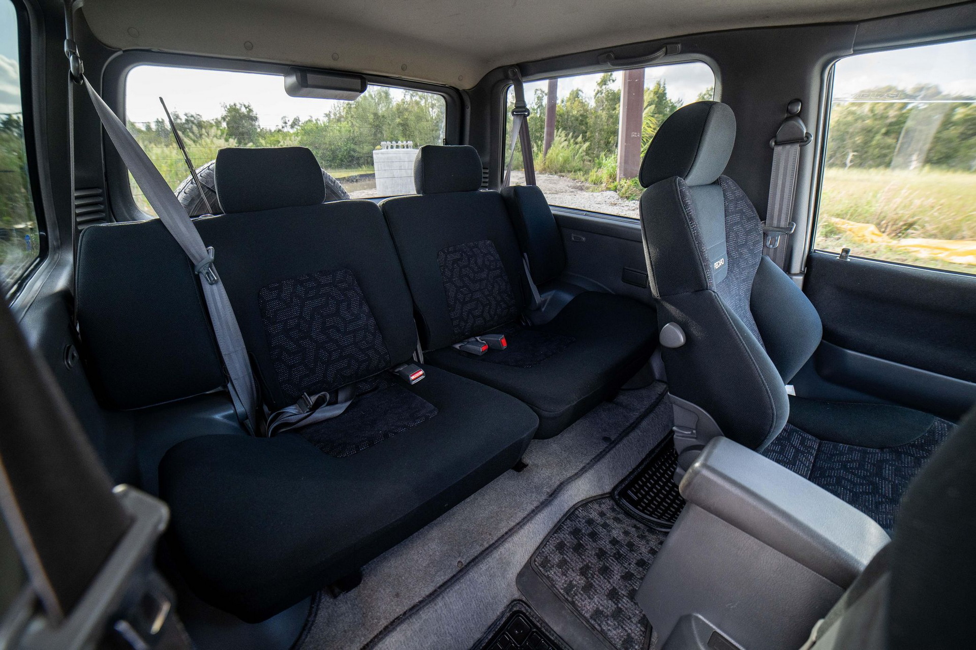 This 1-Of-500 Manual Mitsubishi Pajero Evolution Is Being Auctioned Off In The U.S.