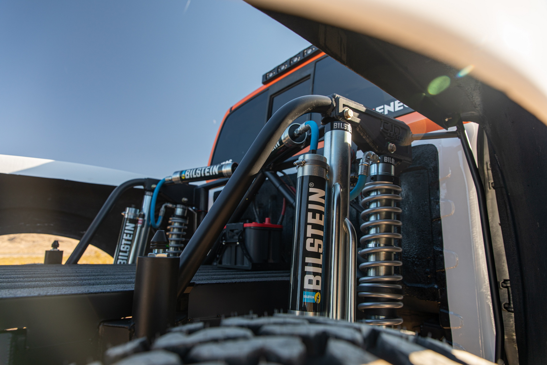 This Nissan Frontier Off-Road Racer Is Powered By A 600-HP Z Engine