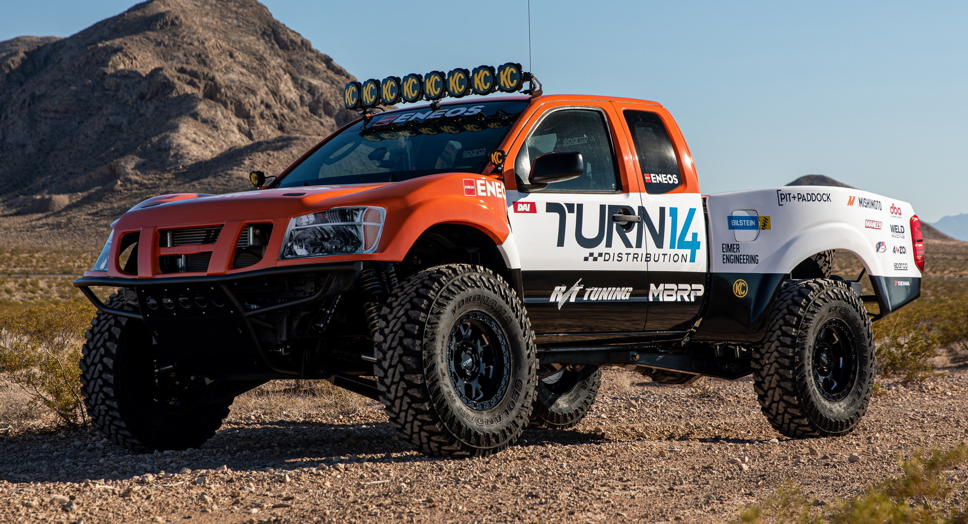 Ce Nissan Frontier OffRoad Racer Est Propulsé Par Un Moteur Z De 600