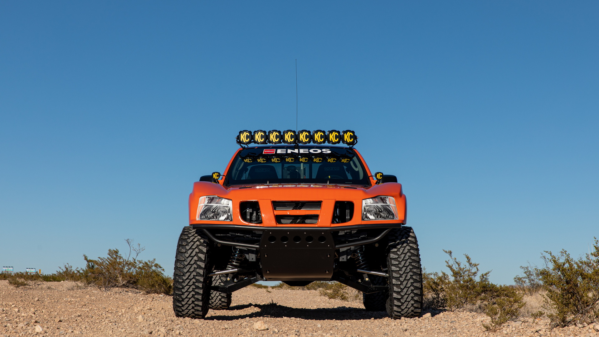 This Nissan Frontier Off-Road Racer Is Powered By A 600-HP Z Engine