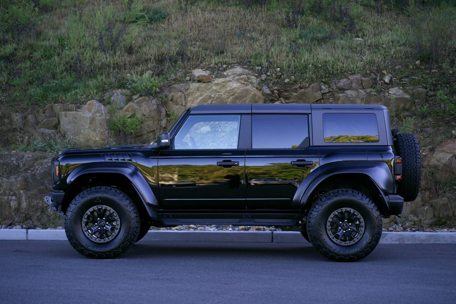 Someone Paid $130,000 For A 50-Mile 2022 Bronco Raptor That Was Worth $80,000 New