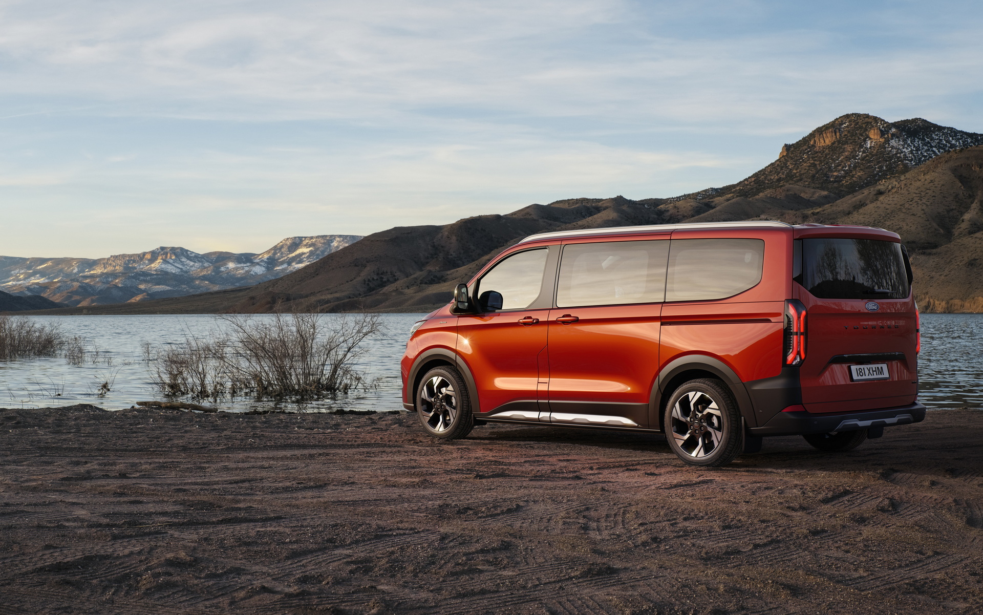 Ford Tourneo Custom Debuts With Diesel, PHEV, And Full Electric Options