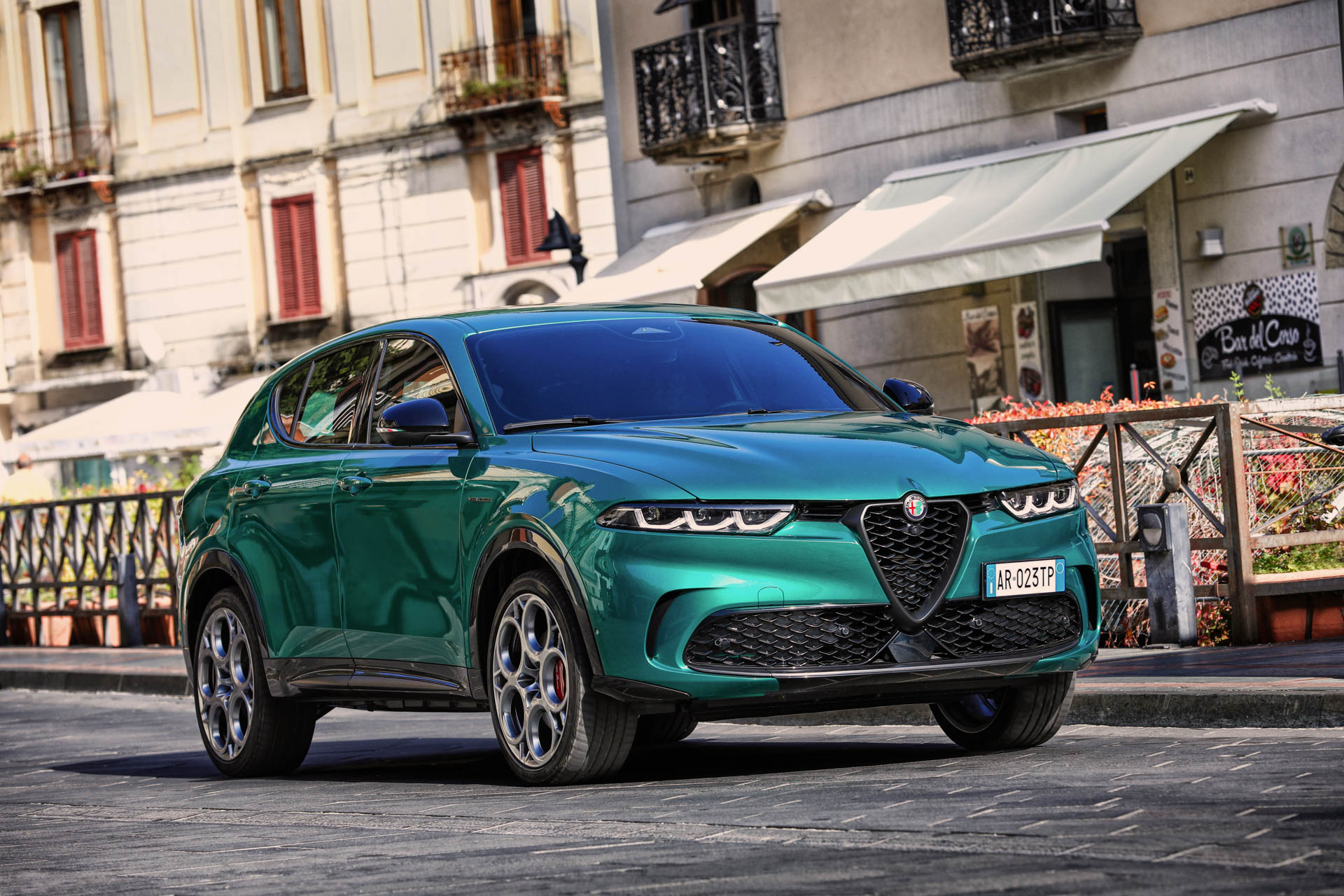 Alfa Romeo’s First PHEV Is The 276-HP Tonale Q4 AWD With 50-Mile Electric Range