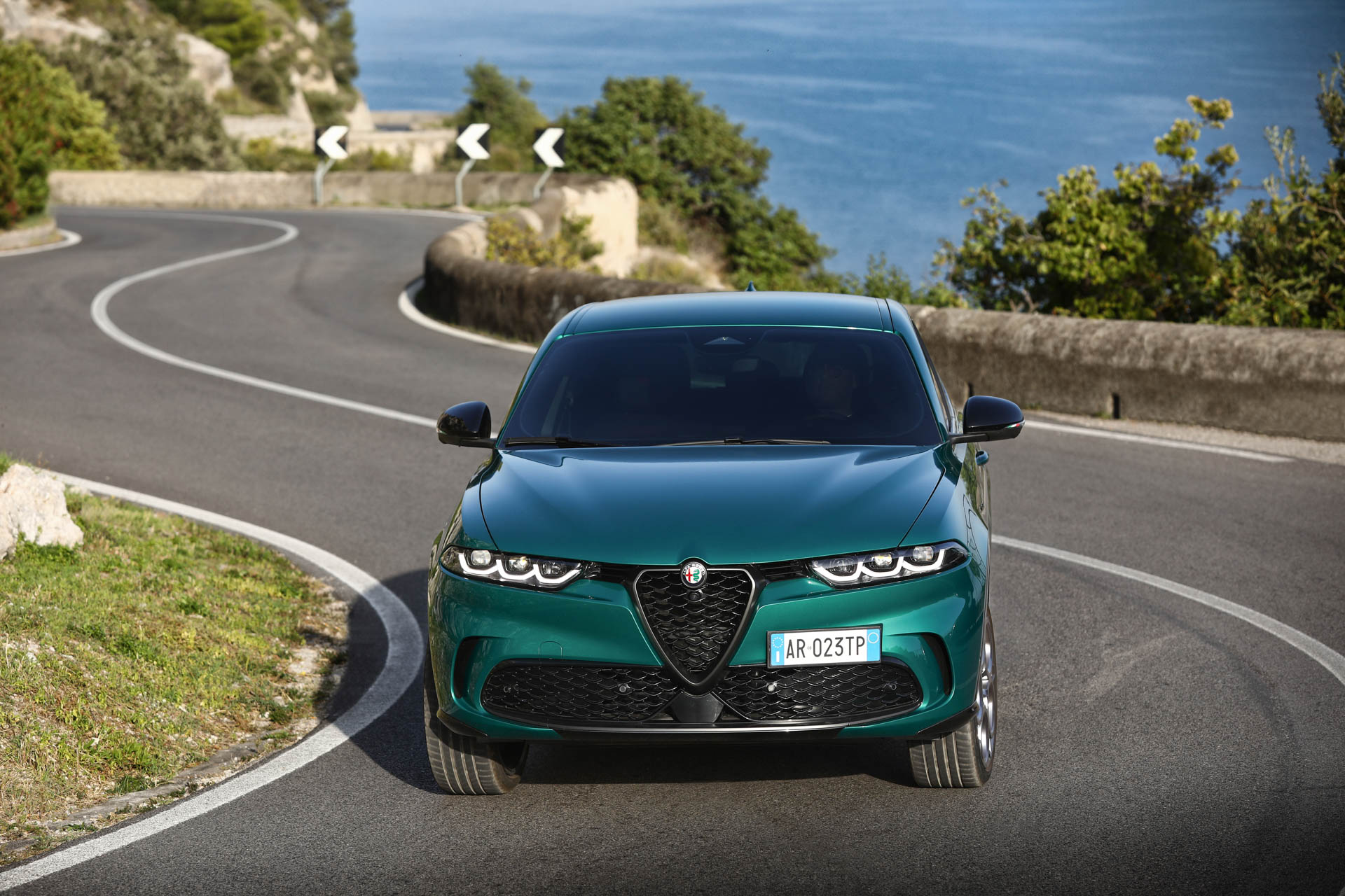 Alfa Romeo’s First PHEV Is The 276-HP Tonale Q4 AWD With 50-Mile Electric Range