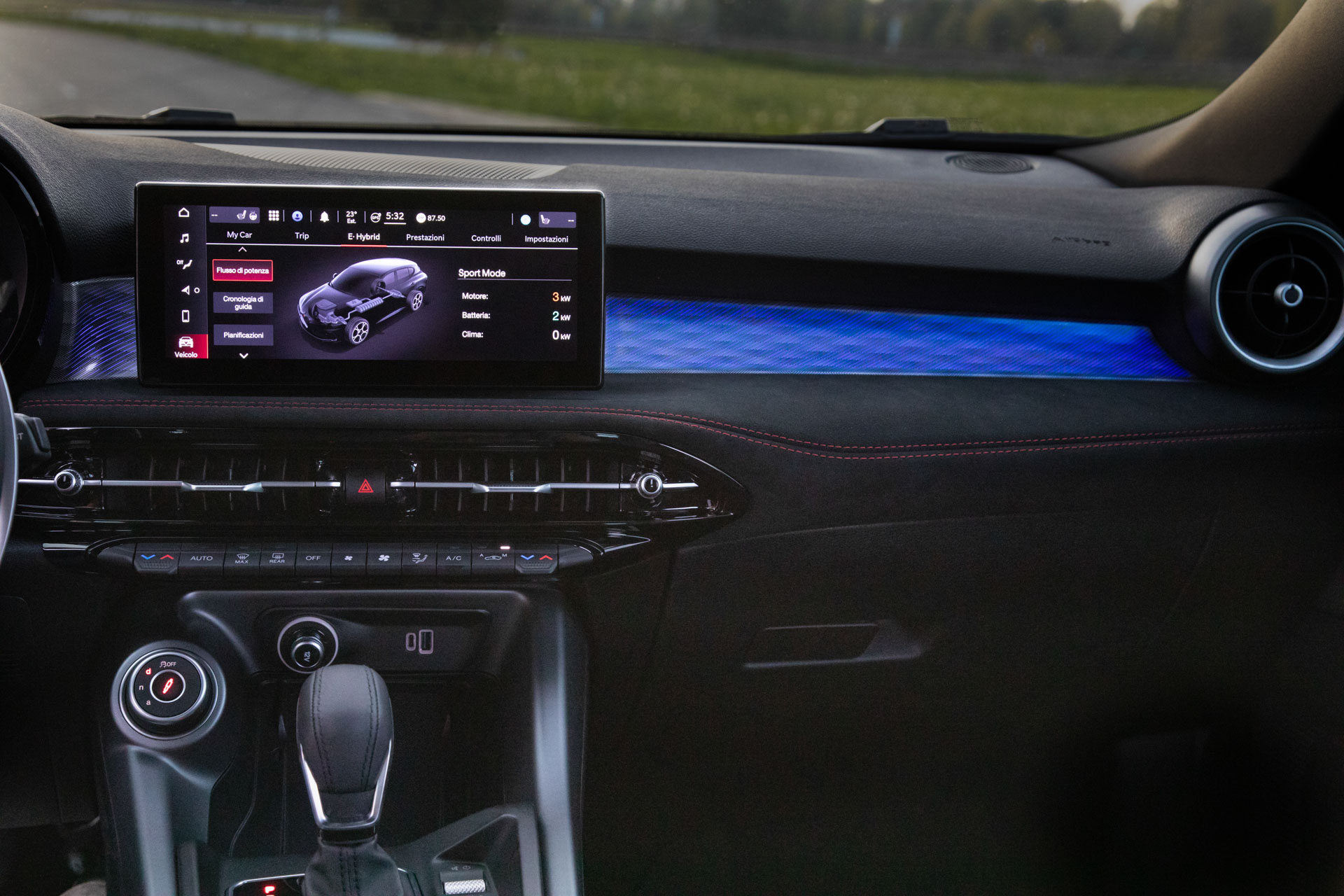 Alfa Romeo’s First PHEV Is The 276-HP Tonale Q4 AWD With 50-Mile Electric Range