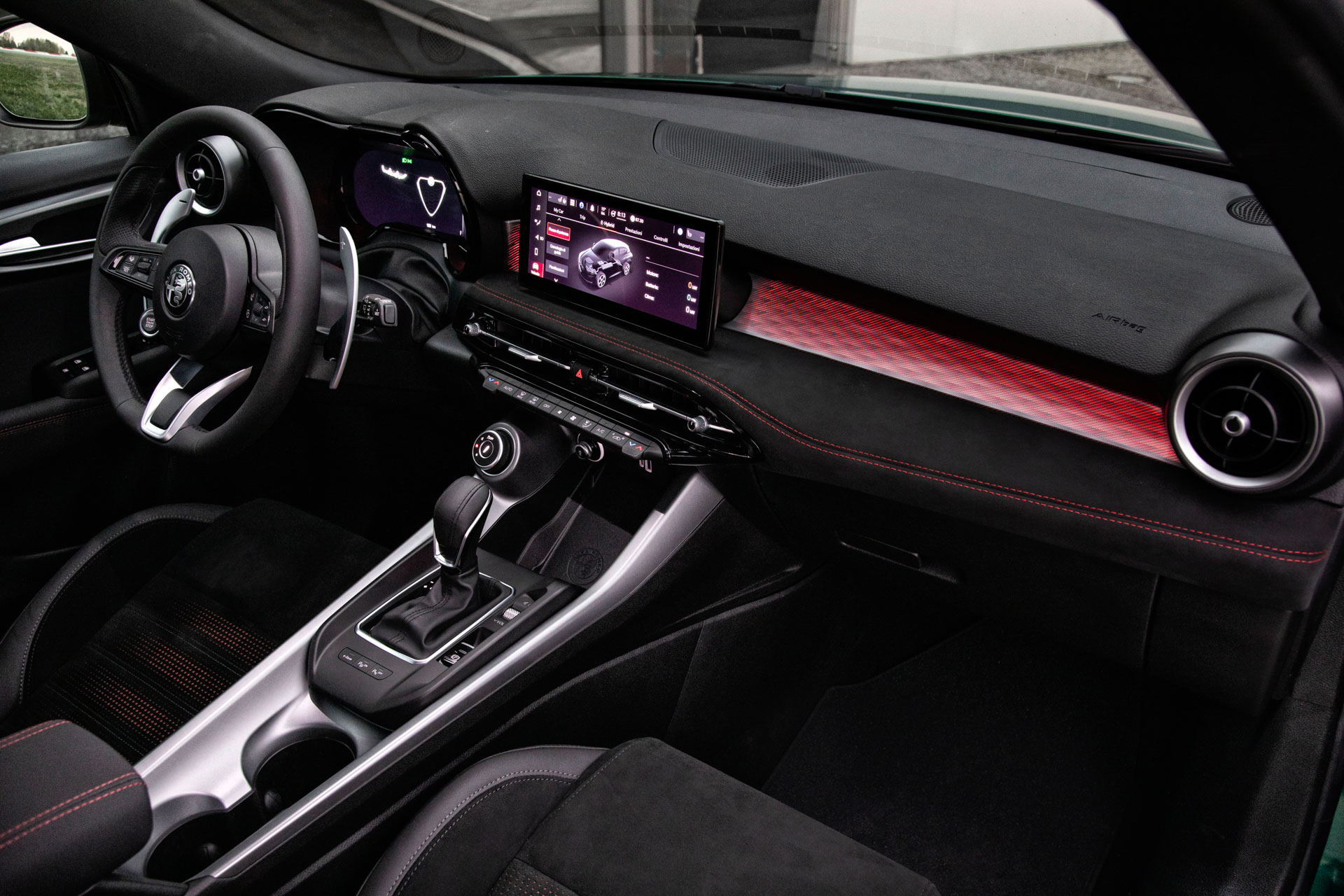 Alfa Romeo’s First PHEV Is The 276-HP Tonale Q4 AWD With 50-Mile Electric Range