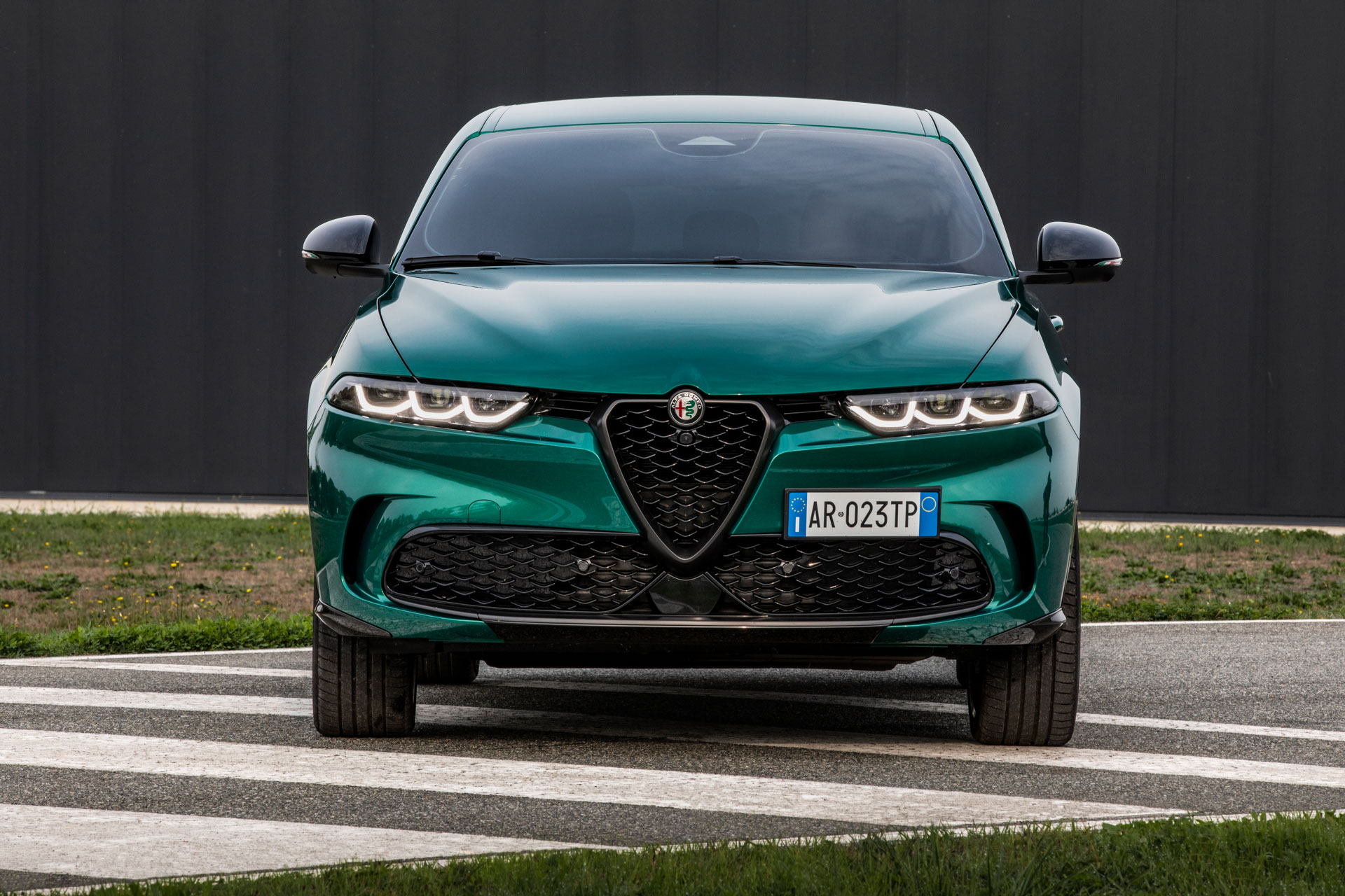 Alfa Romeo’s First PHEV Is The 276-HP Tonale Q4 AWD With 50-Mile Electric Range