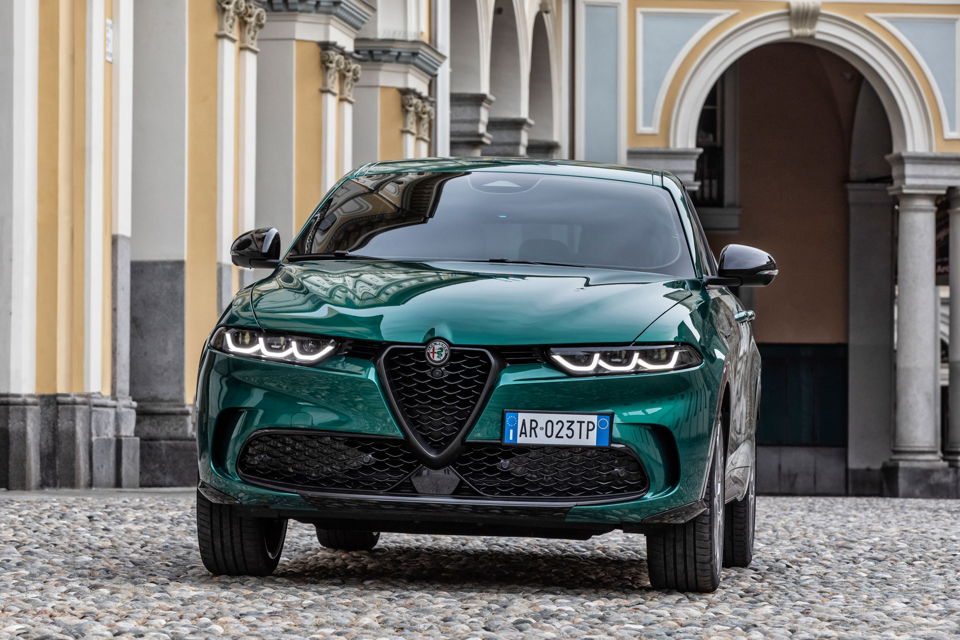 Alfa Romeo’s First PHEV Is The 276-HP Tonale Q4 AWD With 50-Mile Electric Range