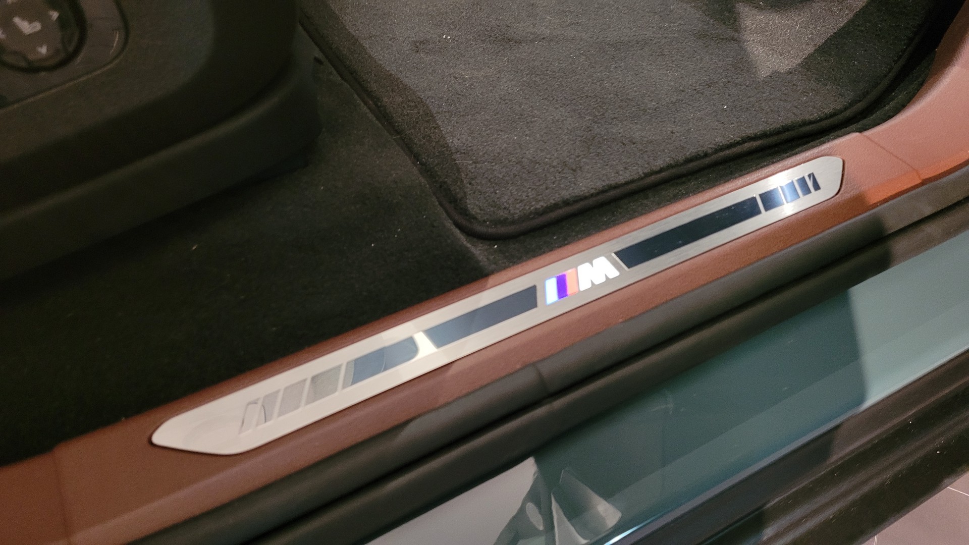 We Get Up Close To The 2023 BMW XM Plug-In Hybrid SUV