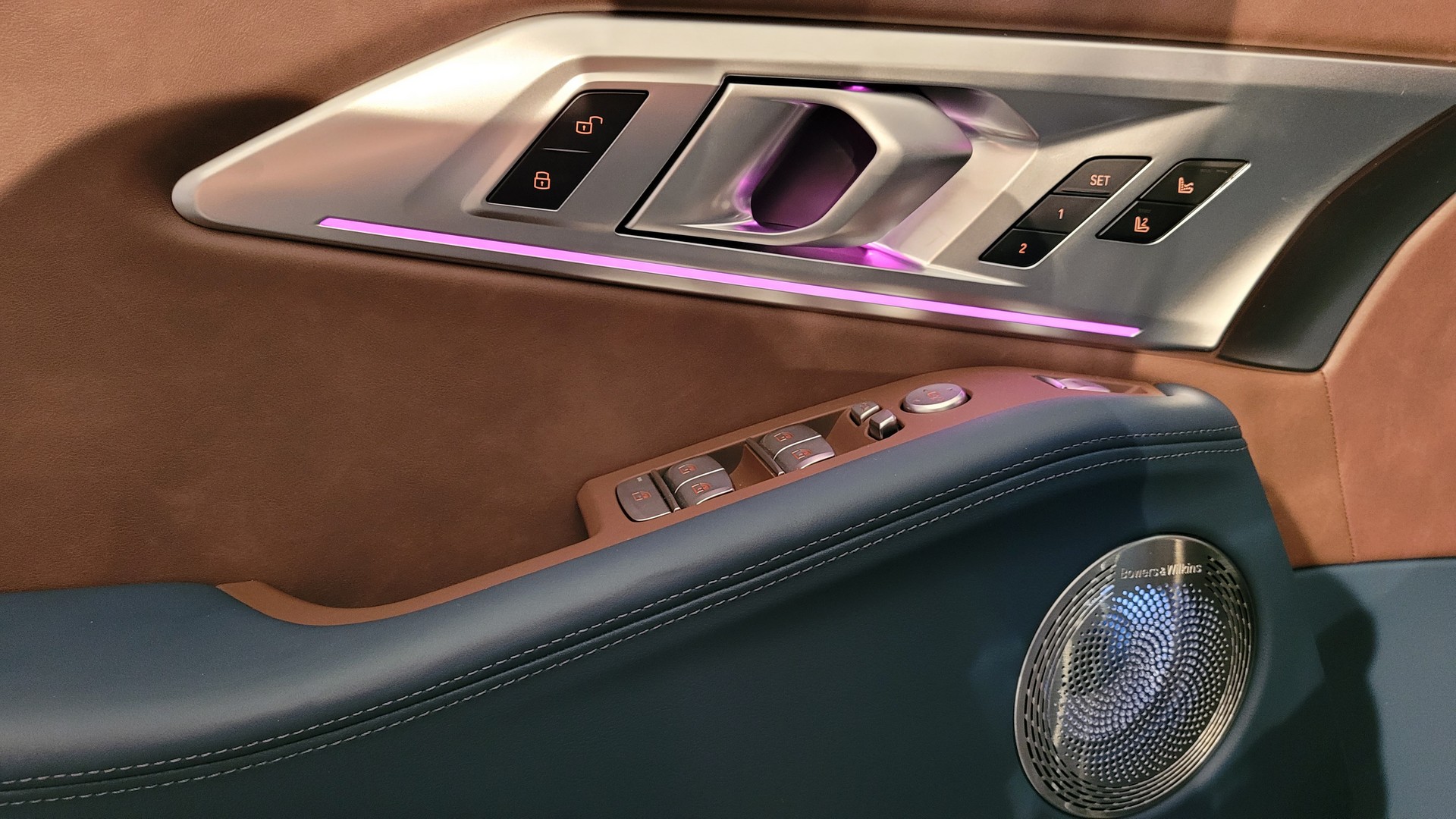 We Get Up Close To The 2023 BMW XM Plug-In Hybrid SUV