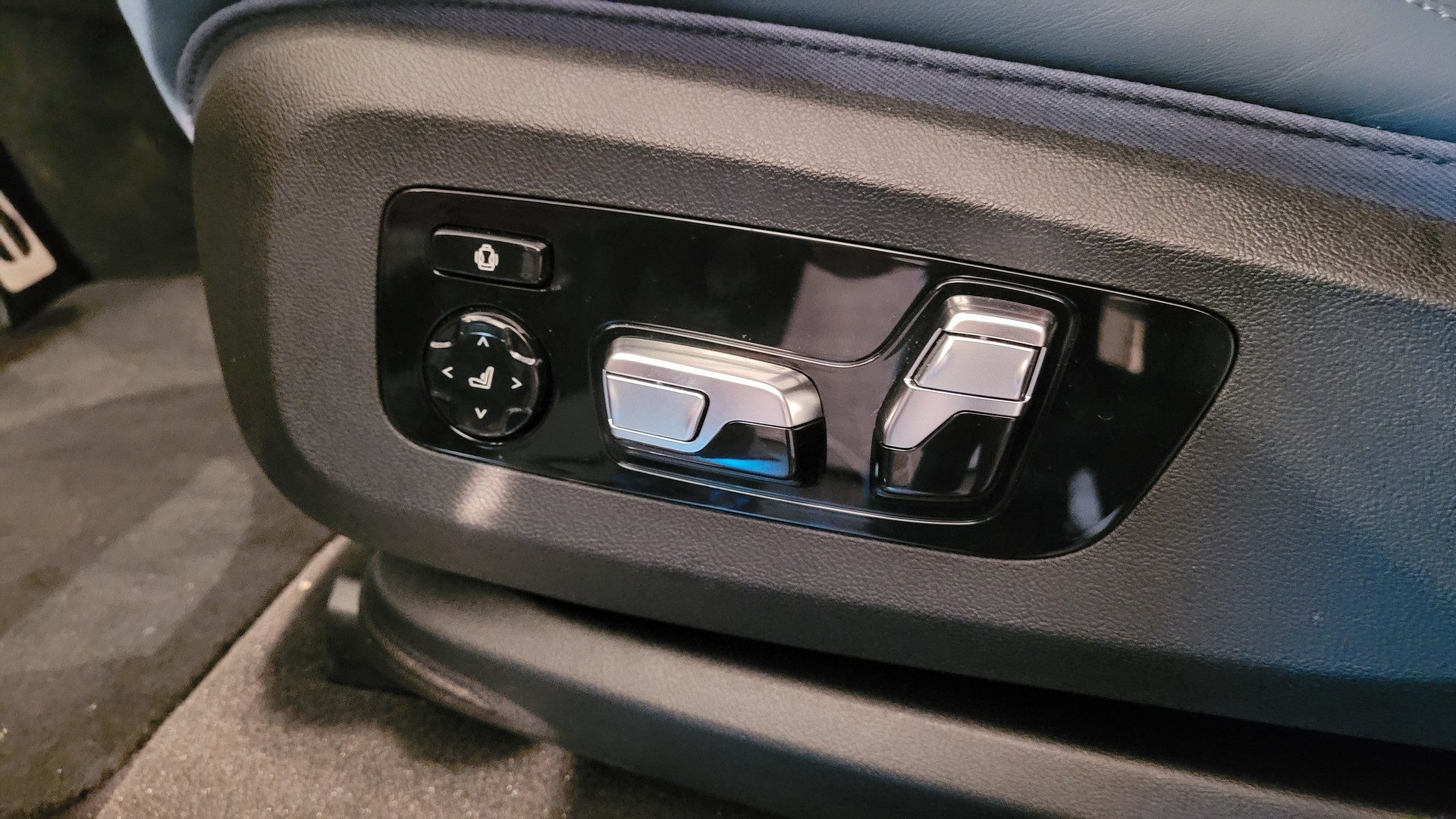 We Get Up Close To The 2023 BMW XM Plug-In Hybrid SUV